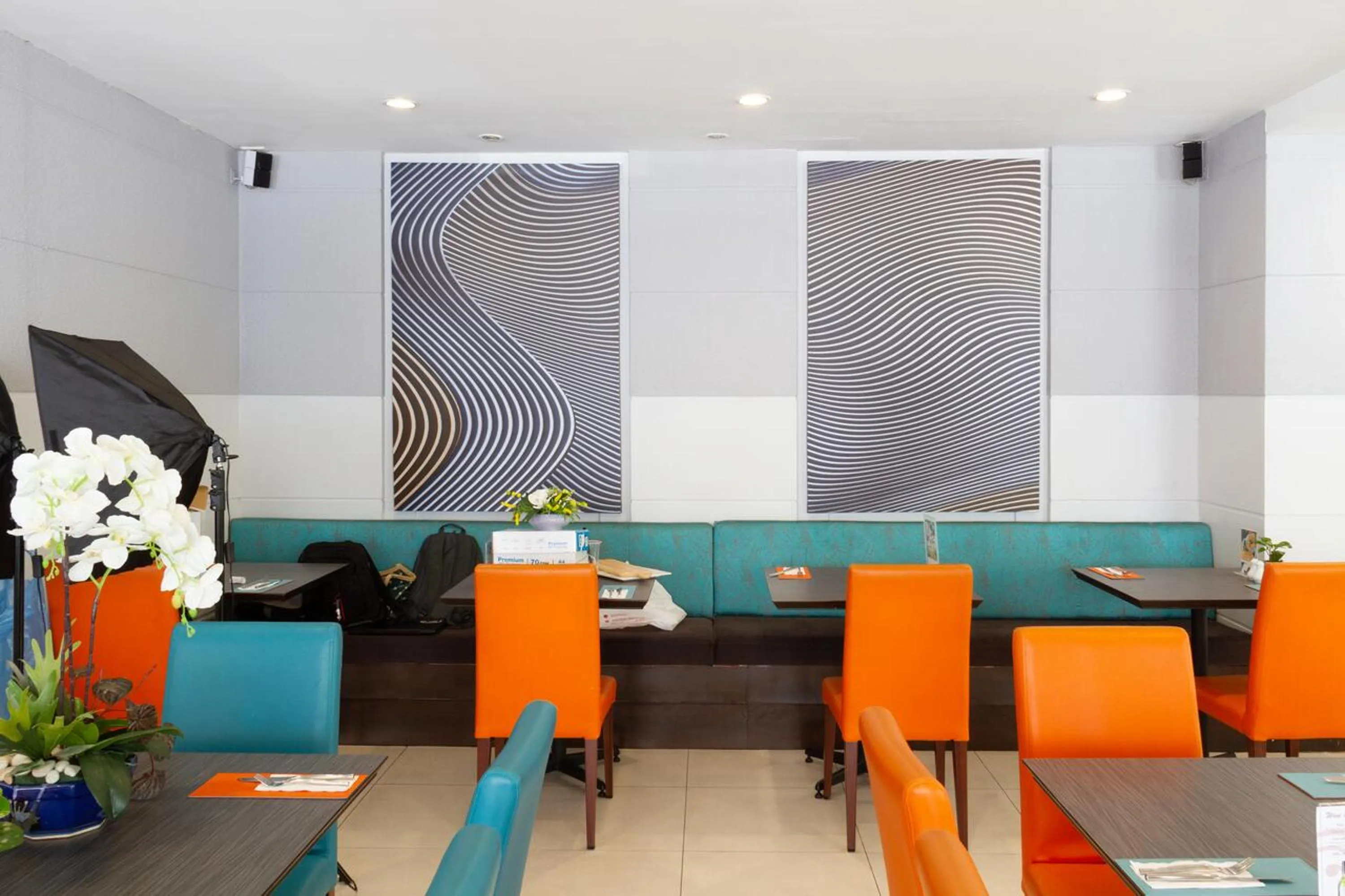 Restaurant/places to eat in FuramaXclusive Sathorn, Bangkok