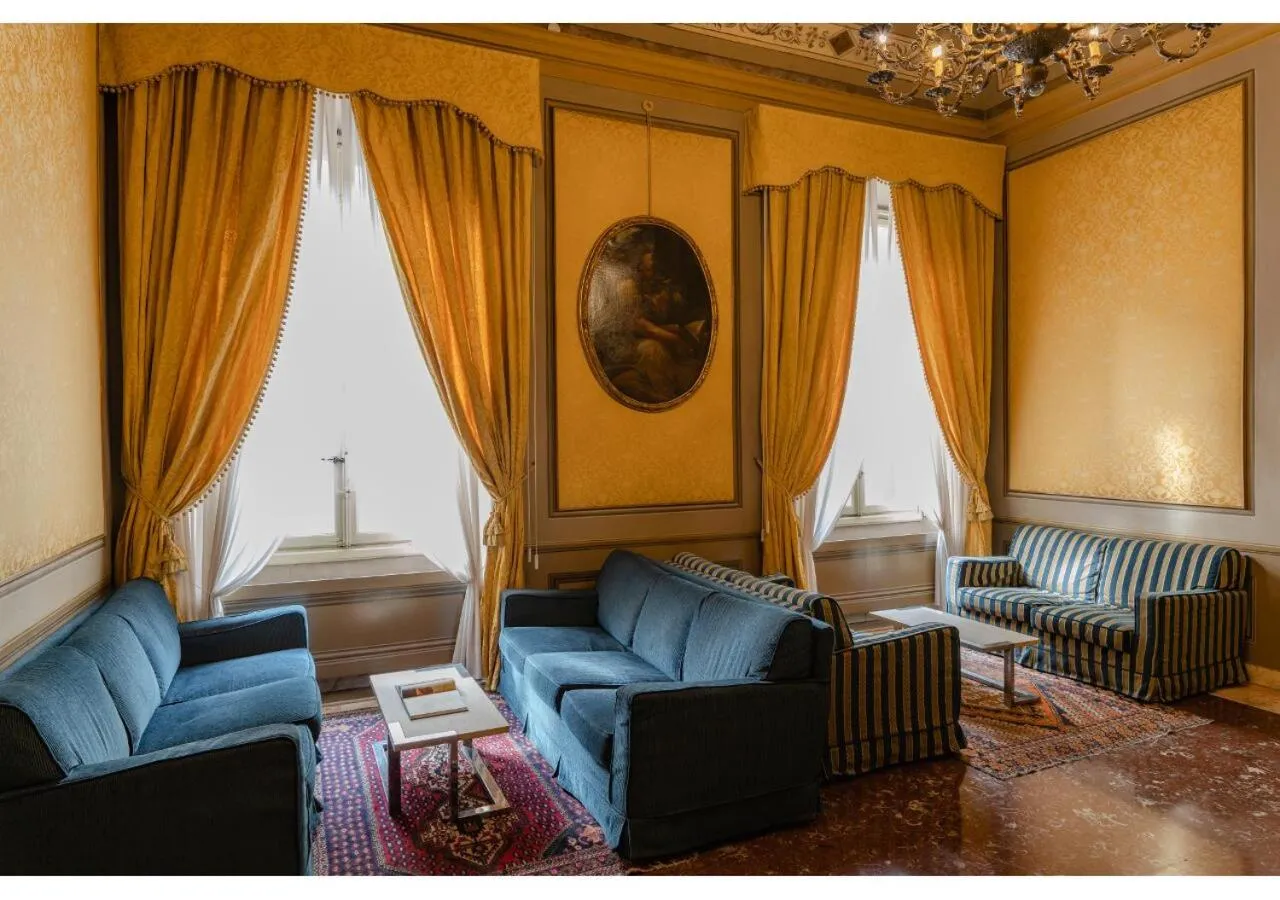 Lobby or reception in Phi Hotel Canalgrande