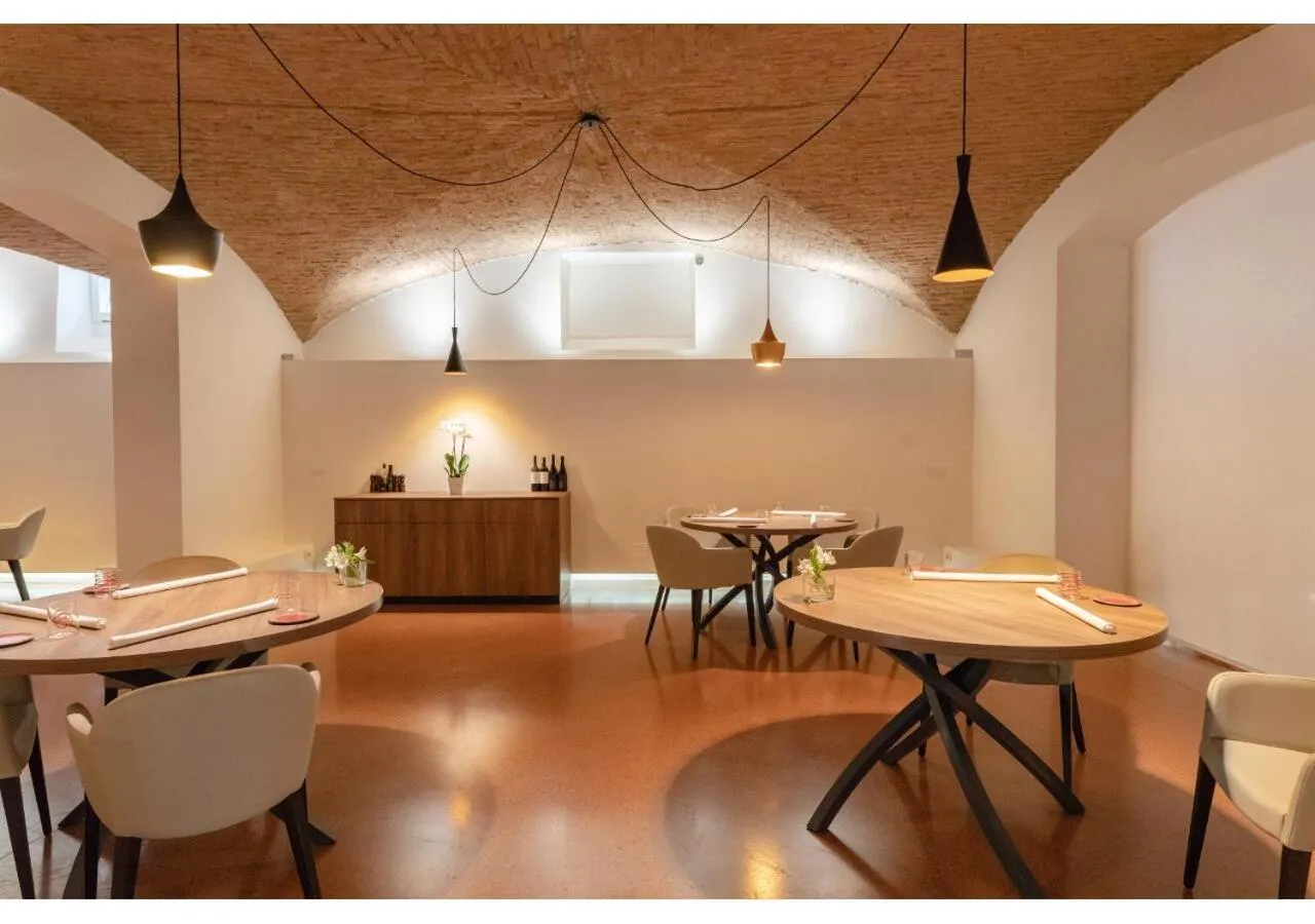 Restaurant/places to eat in Phi Hotel Canalgrande