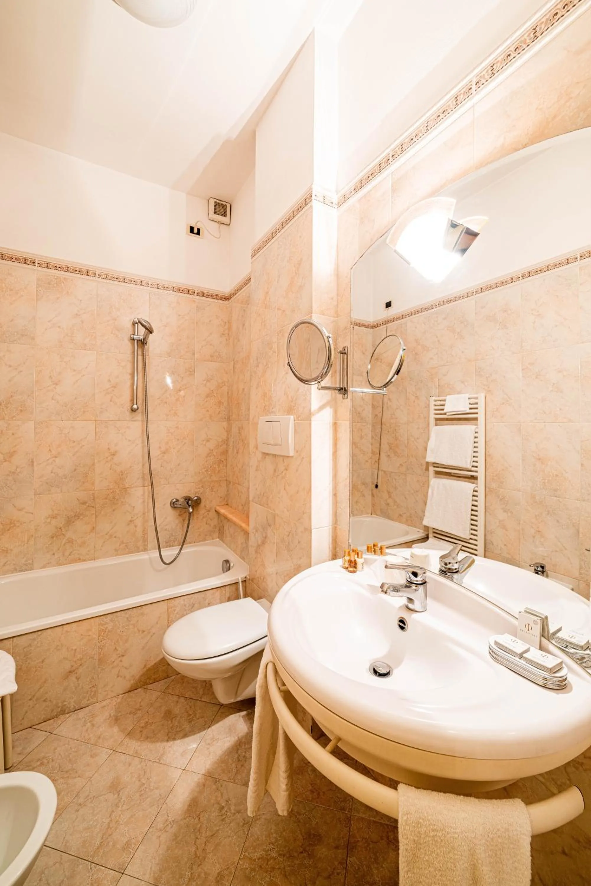 Bathroom in Phi Hotel Canalgrande