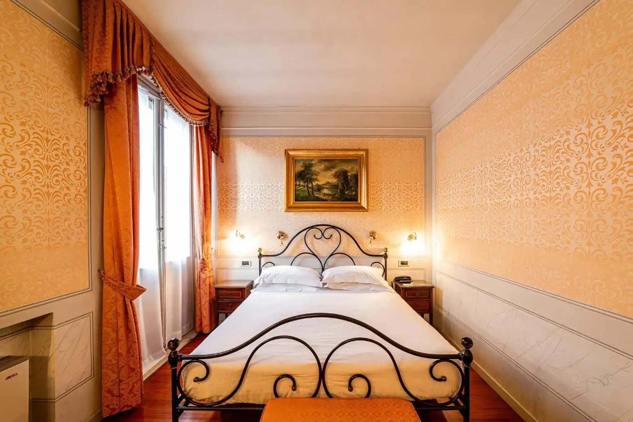 Bed in Phi Hotel Canalgrande