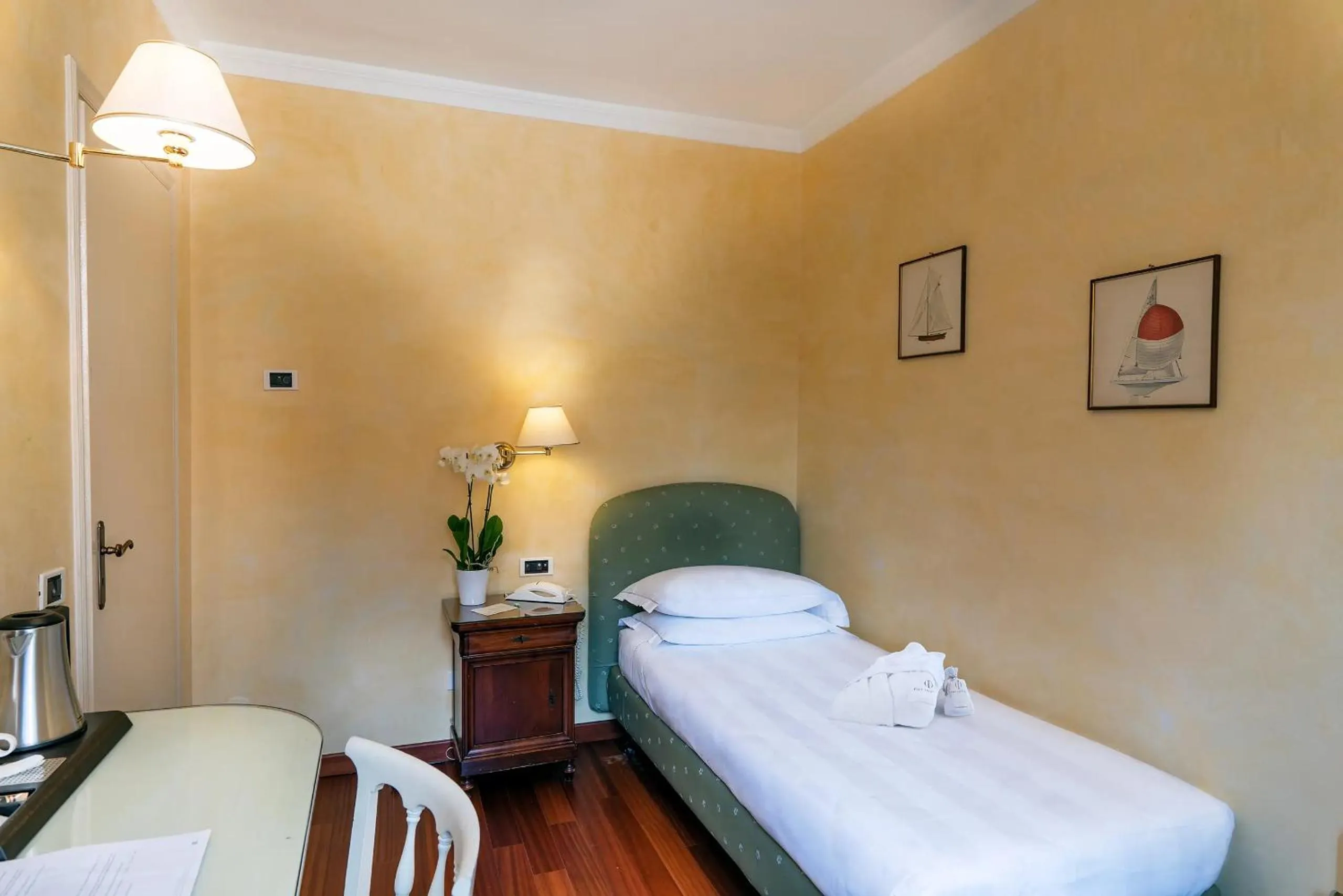 Bedroom, Bed in Phi Hotel Canalgrande