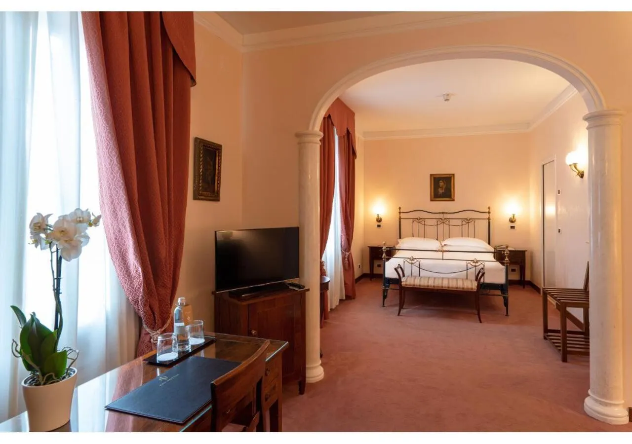 Bed in Phi Hotel Canalgrande