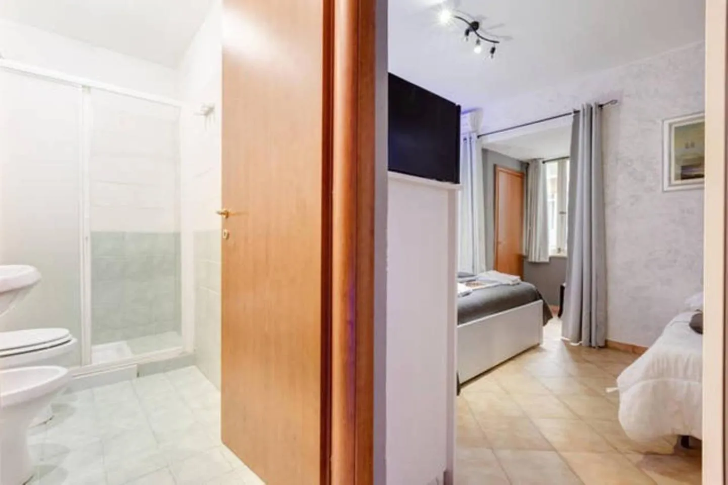 Shower, Bed in Golden Ratio