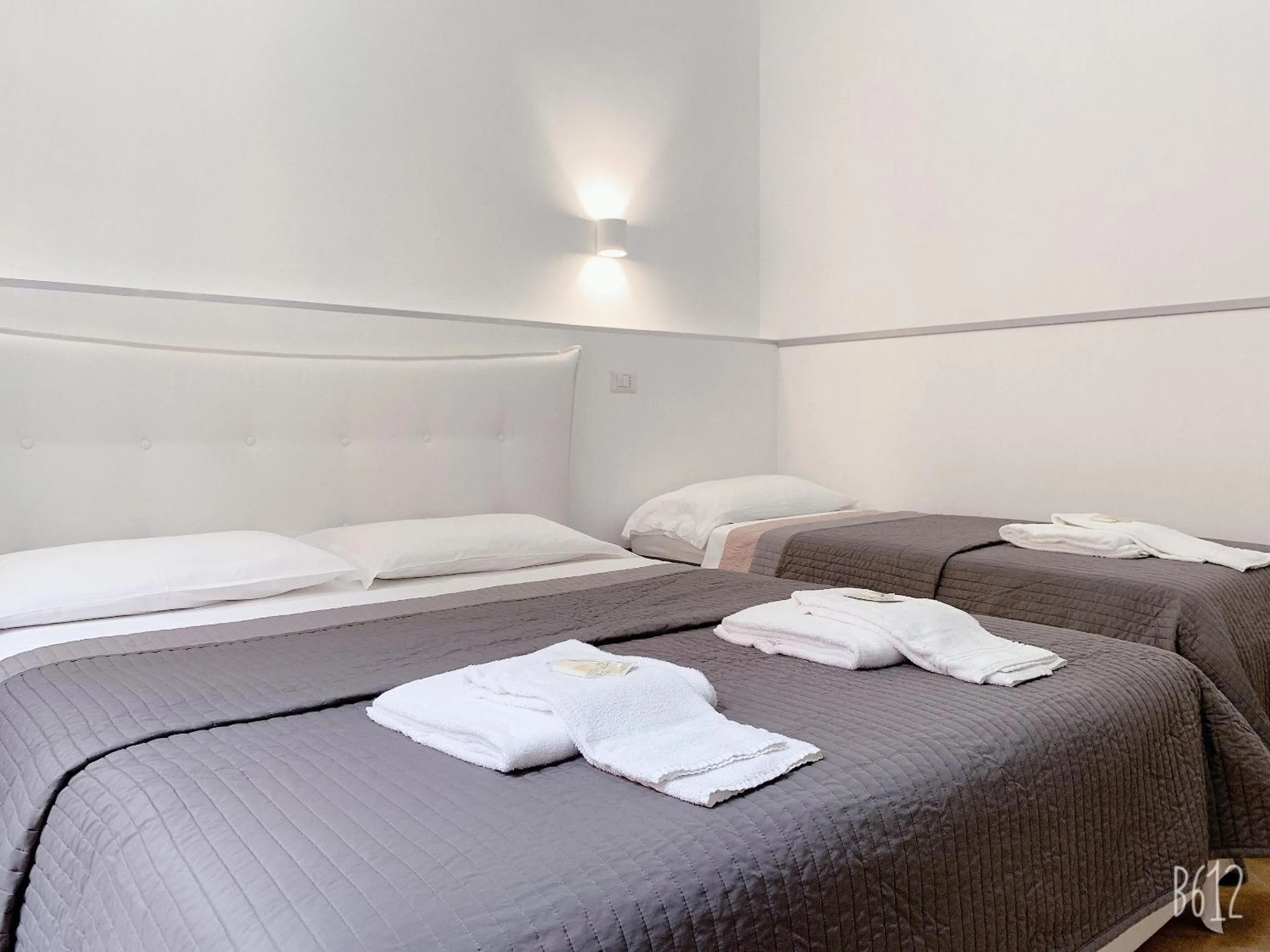 Bedroom, Bed in Golden Ratio