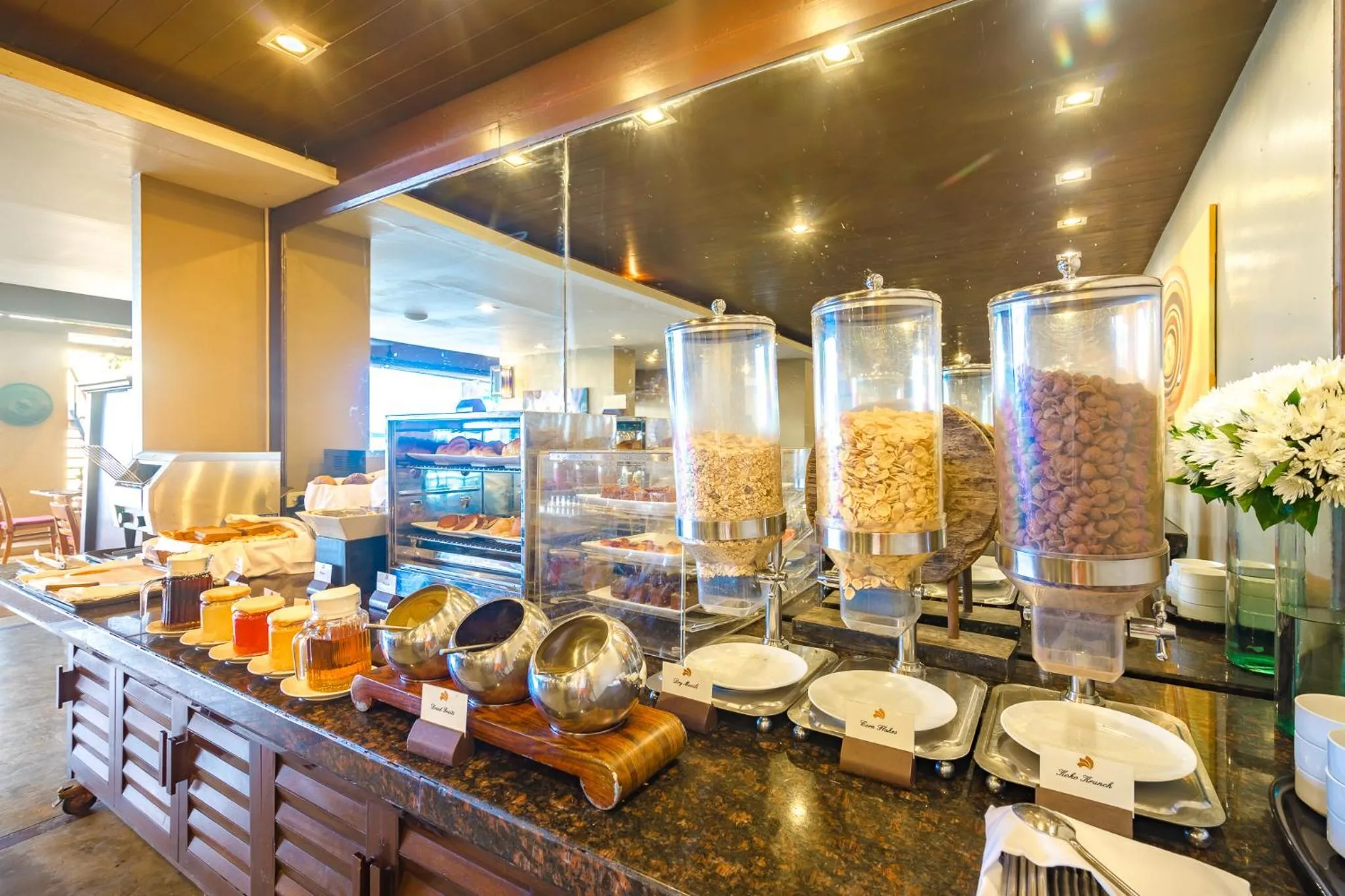 Buffet breakfast in Impiana Beachfront Resort Chaweng Noi, Koh Samui