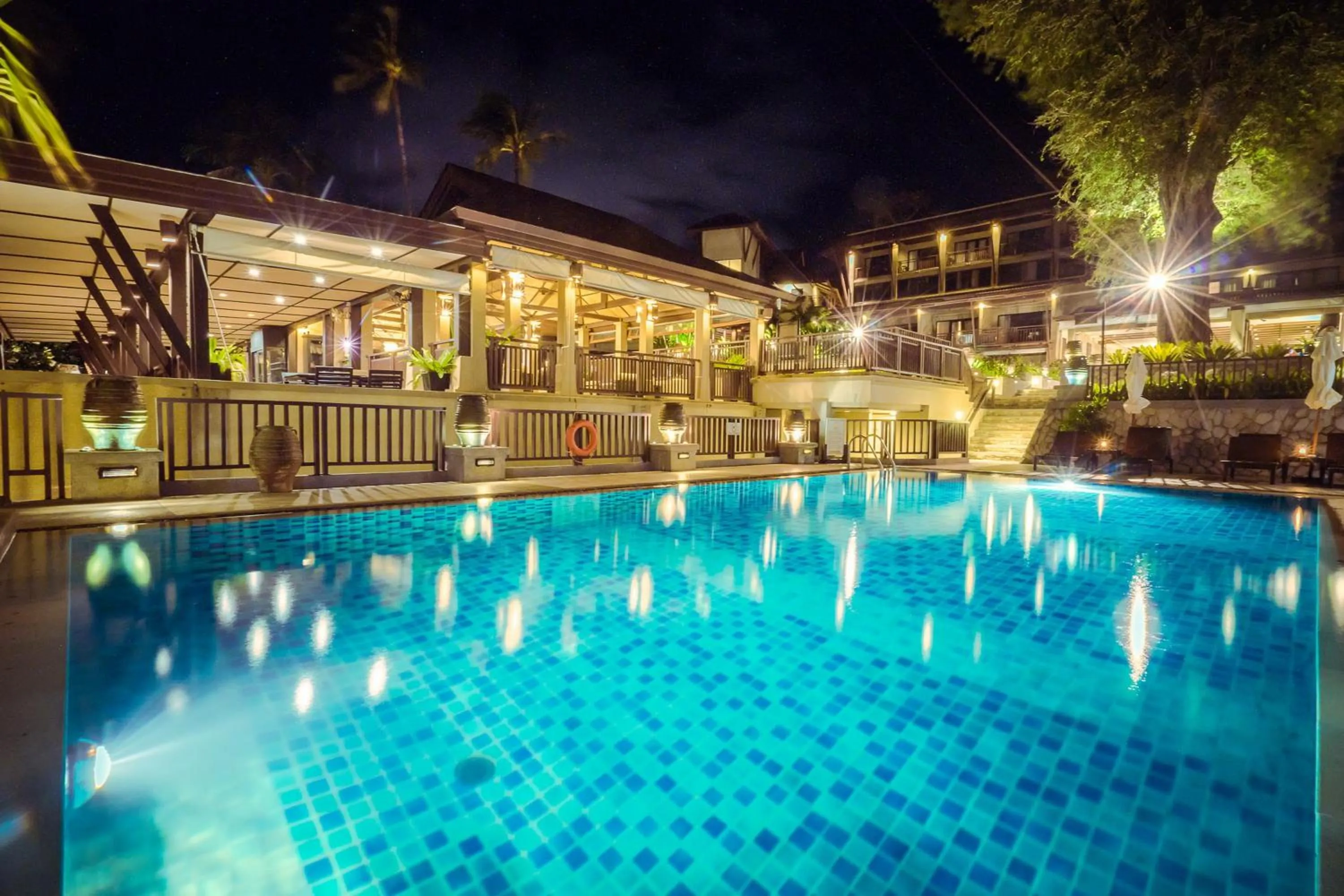 Swimming pool in Impiana Beachfront Resort Chaweng Noi, Koh Samui