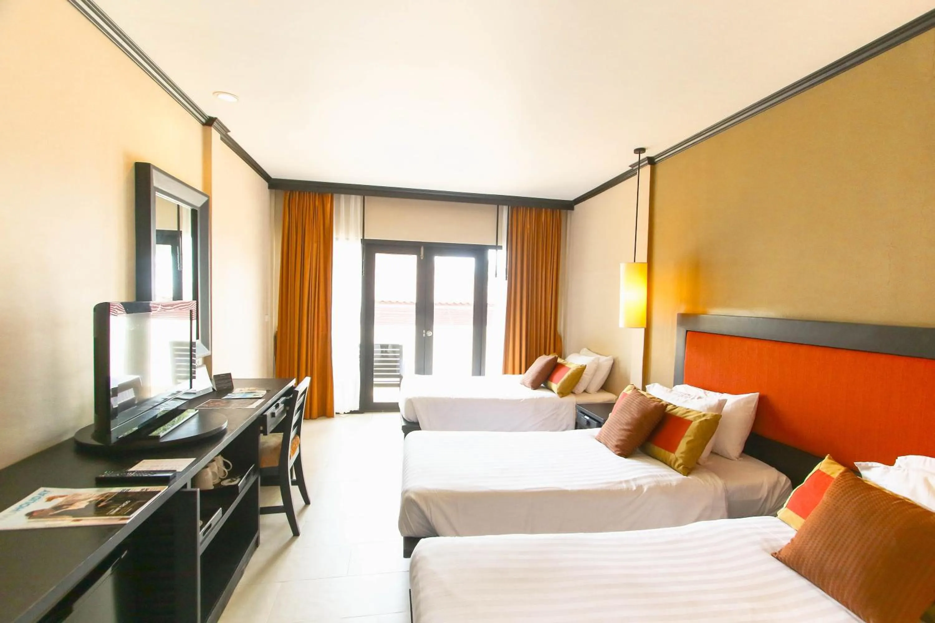 Bedroom, Bed in Impiana Beachfront Resort Chaweng Noi, Koh Samui