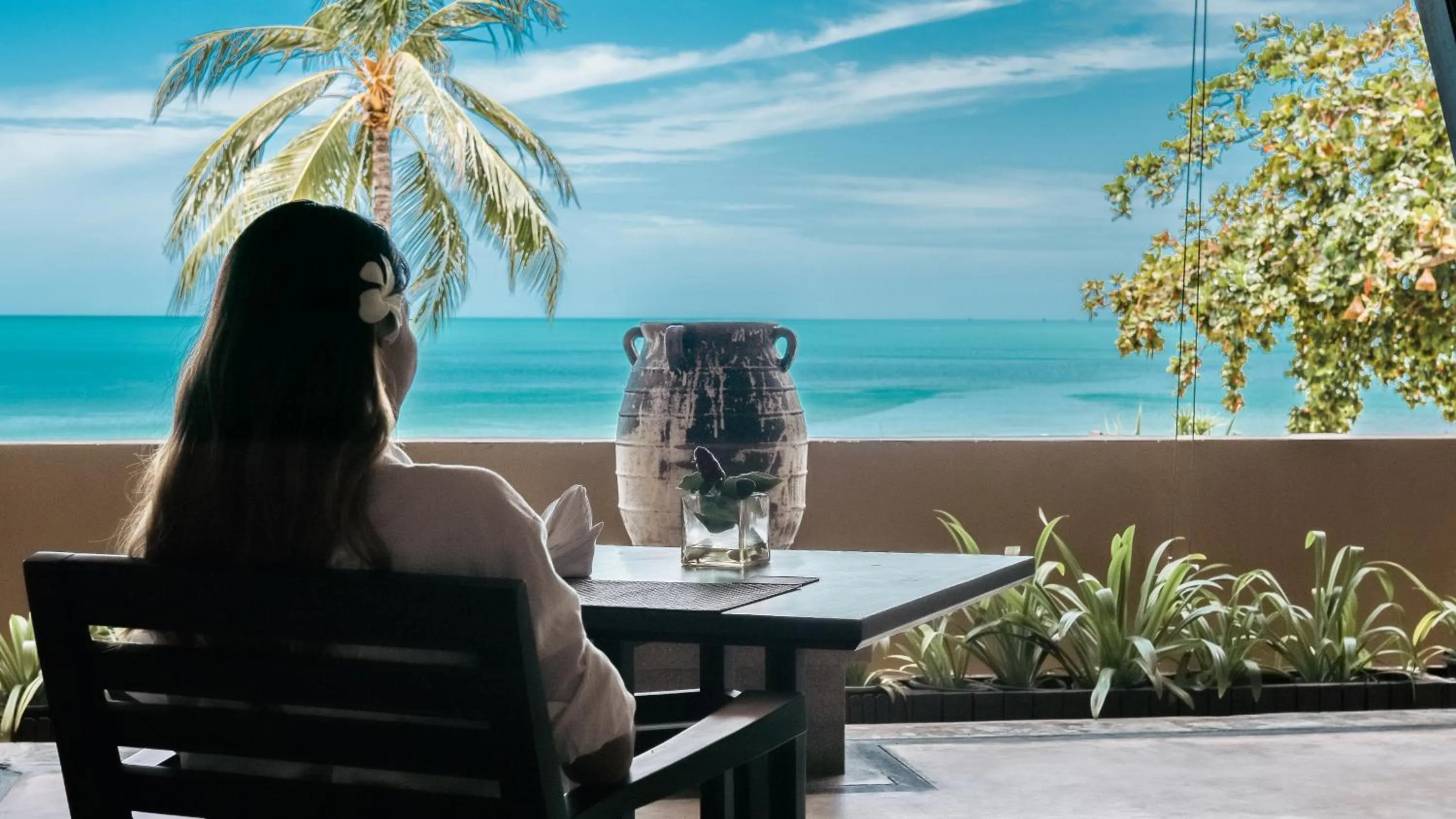 Lounge or bar in Impiana Beachfront Resort Chaweng Noi, Koh Samui