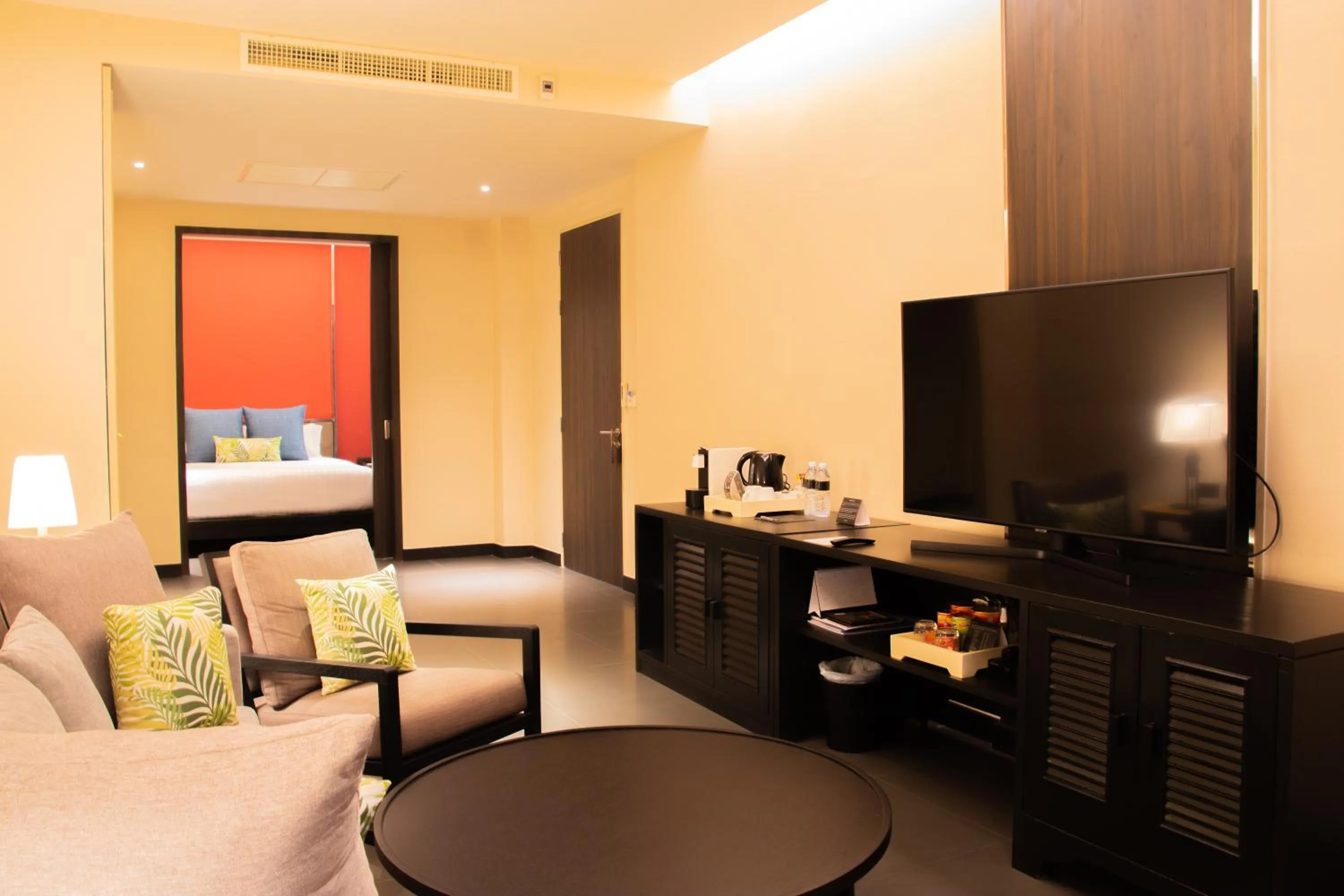 Living room, Bed in Impiana Beachfront Resort Chaweng Noi, Koh Samui