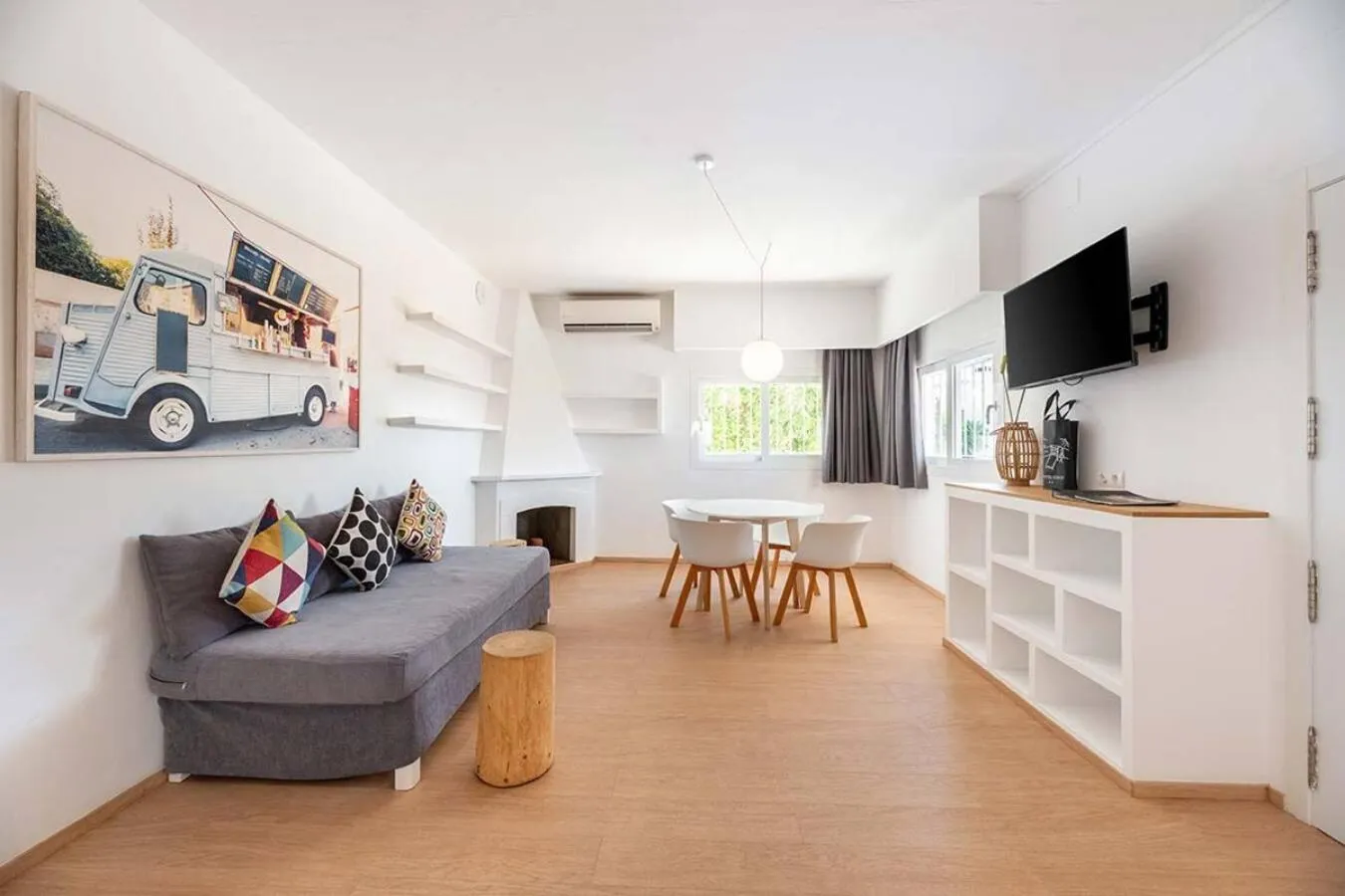 TV and multimedia in Hotel Cenit & Apts Sol y Viento