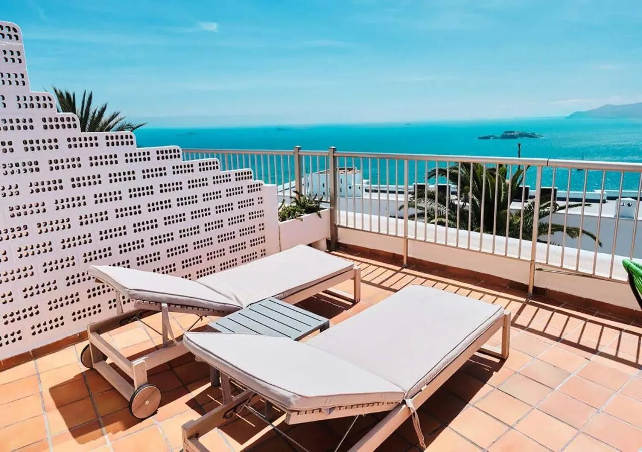 Balcony/Terrace in Hotel Cenit & Apts Sol y Viento