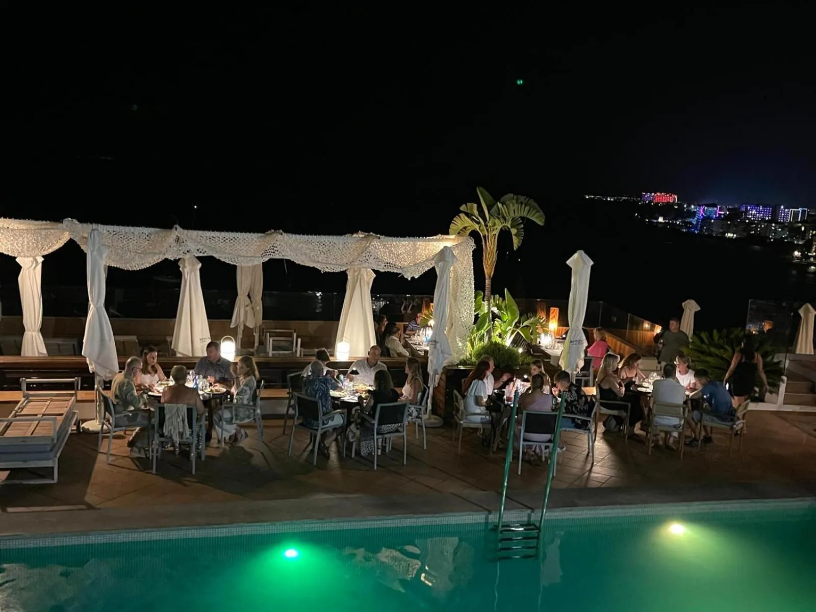 Restaurant/places to eat in Hotel Cenit & Apts Sol y Viento