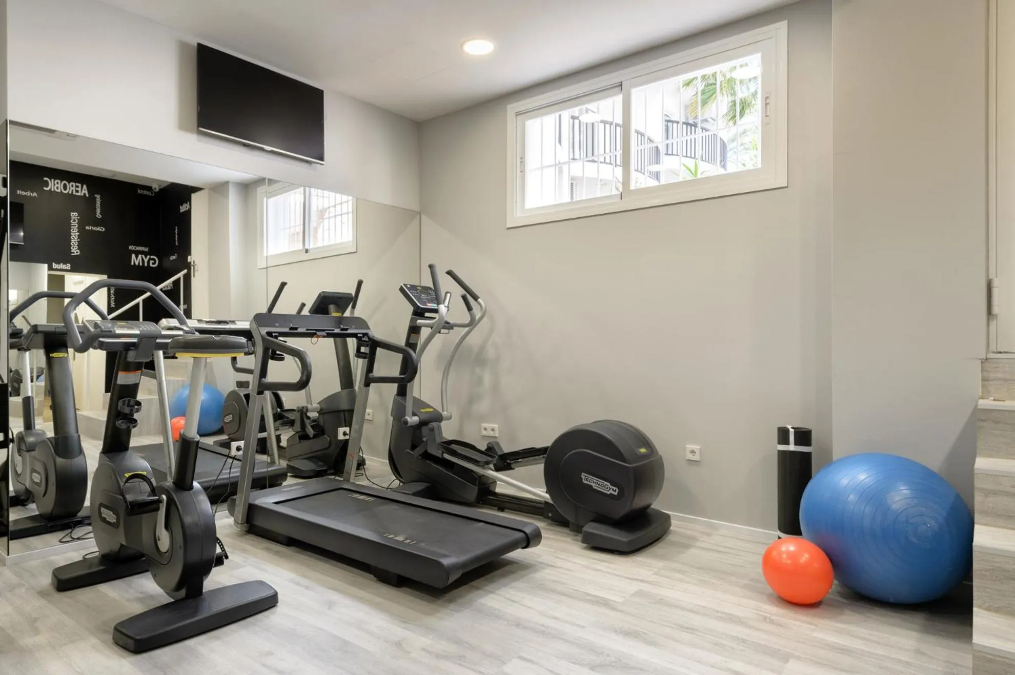 Fitness centre/facilities in Hotel Cenit & Apts Sol y Viento