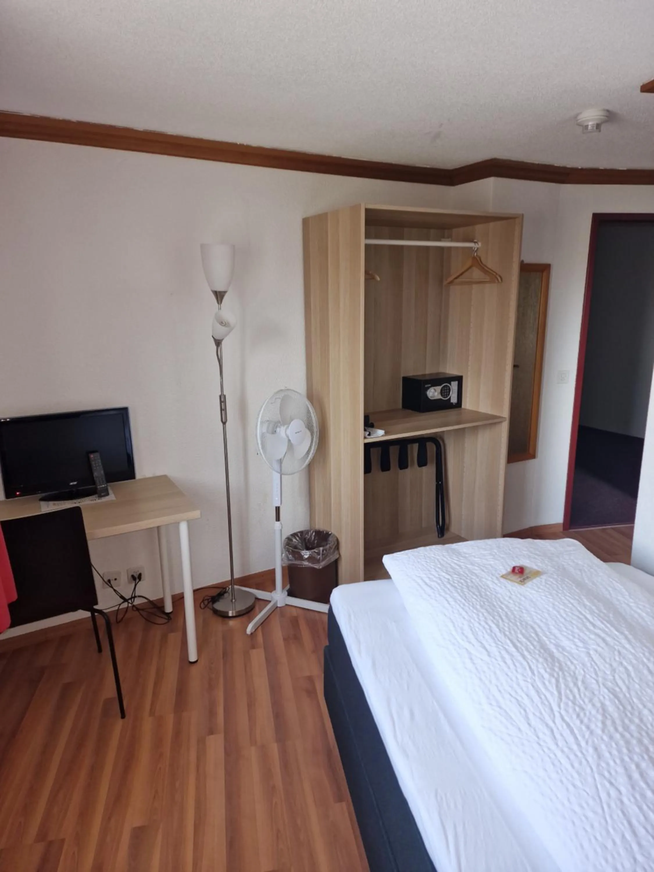 Bedroom, Bed in Hotel Alpha Thun