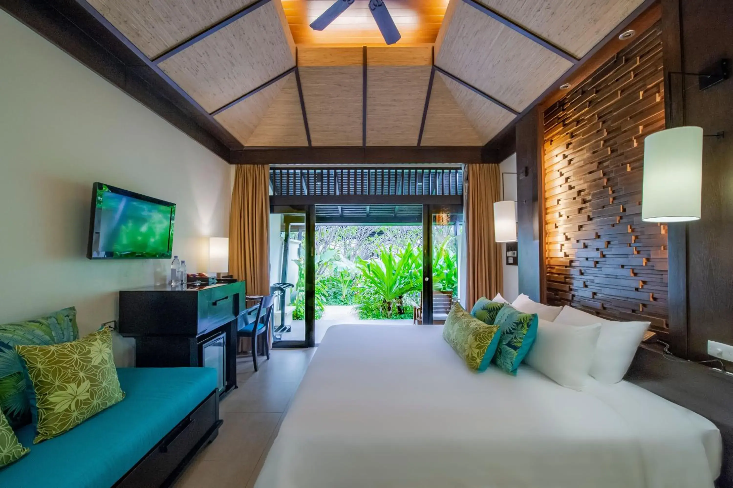 Superior Garden in Impiana Beachfront Resort Patong, Phuket Superior Garden in Impiana Beachfront Resort Patong, Phuket