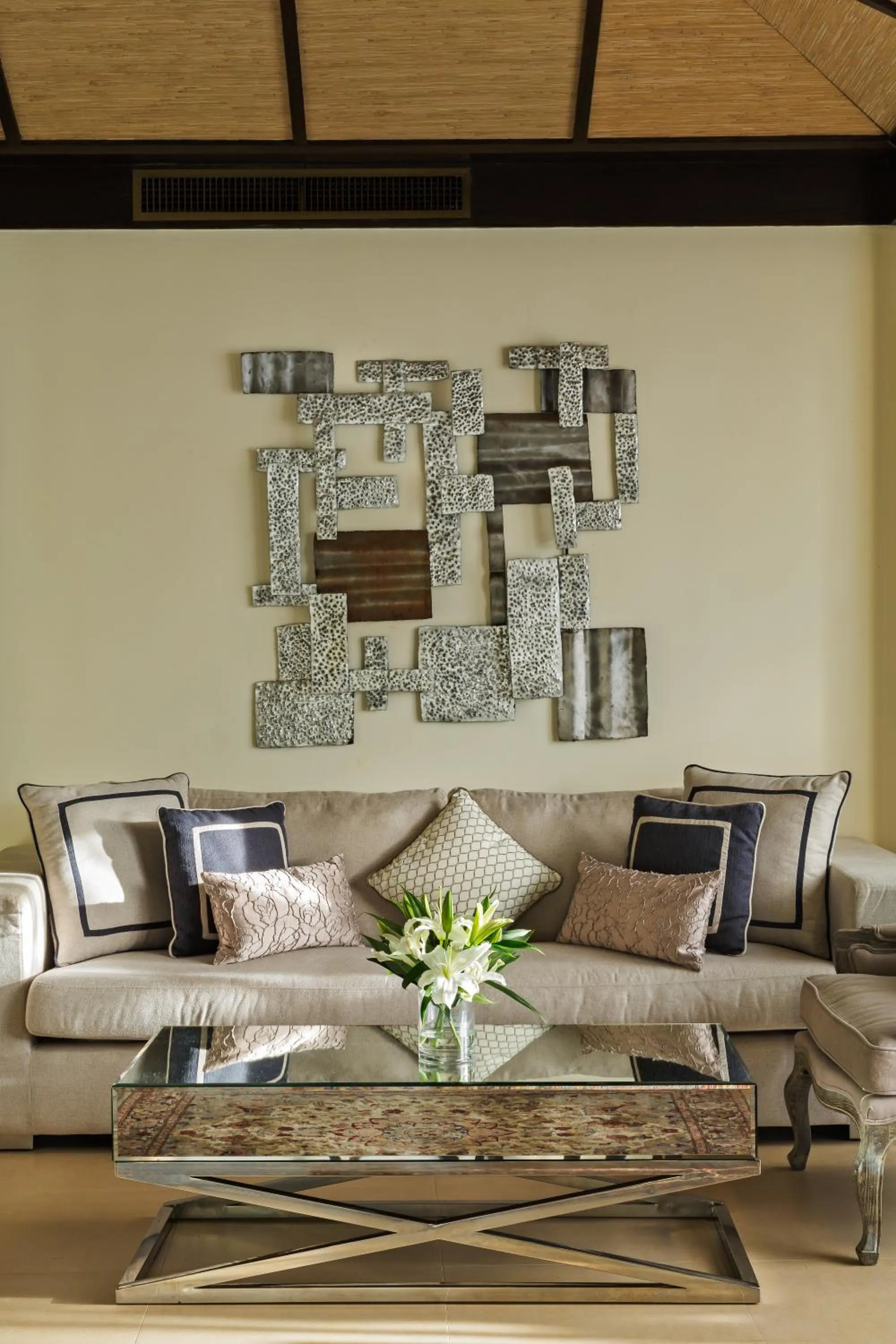 Living room in Impiana Beachfront Resort Patong, Phuket