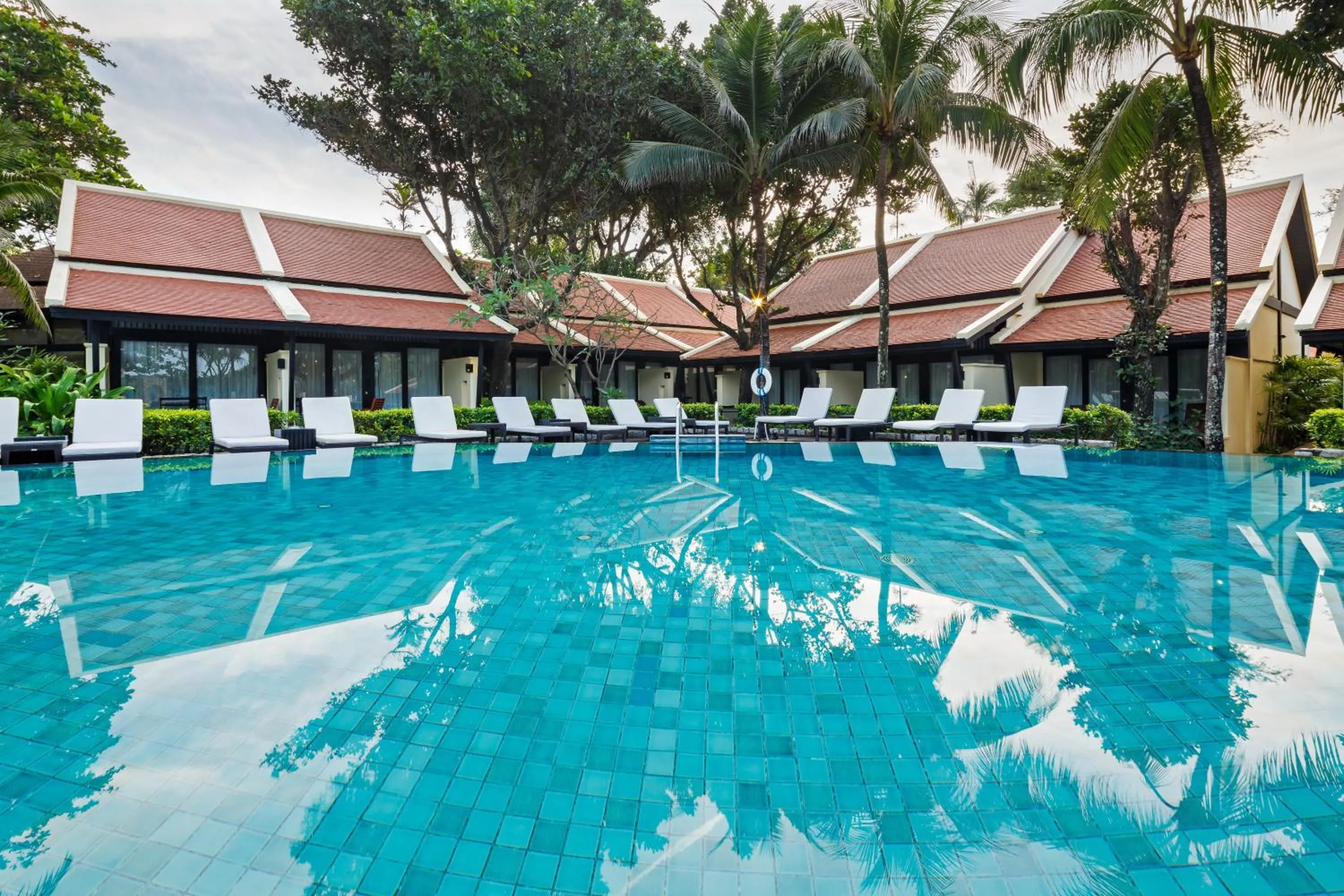 Swimming pool in Impiana Beachfront Resort Patong, Phuket