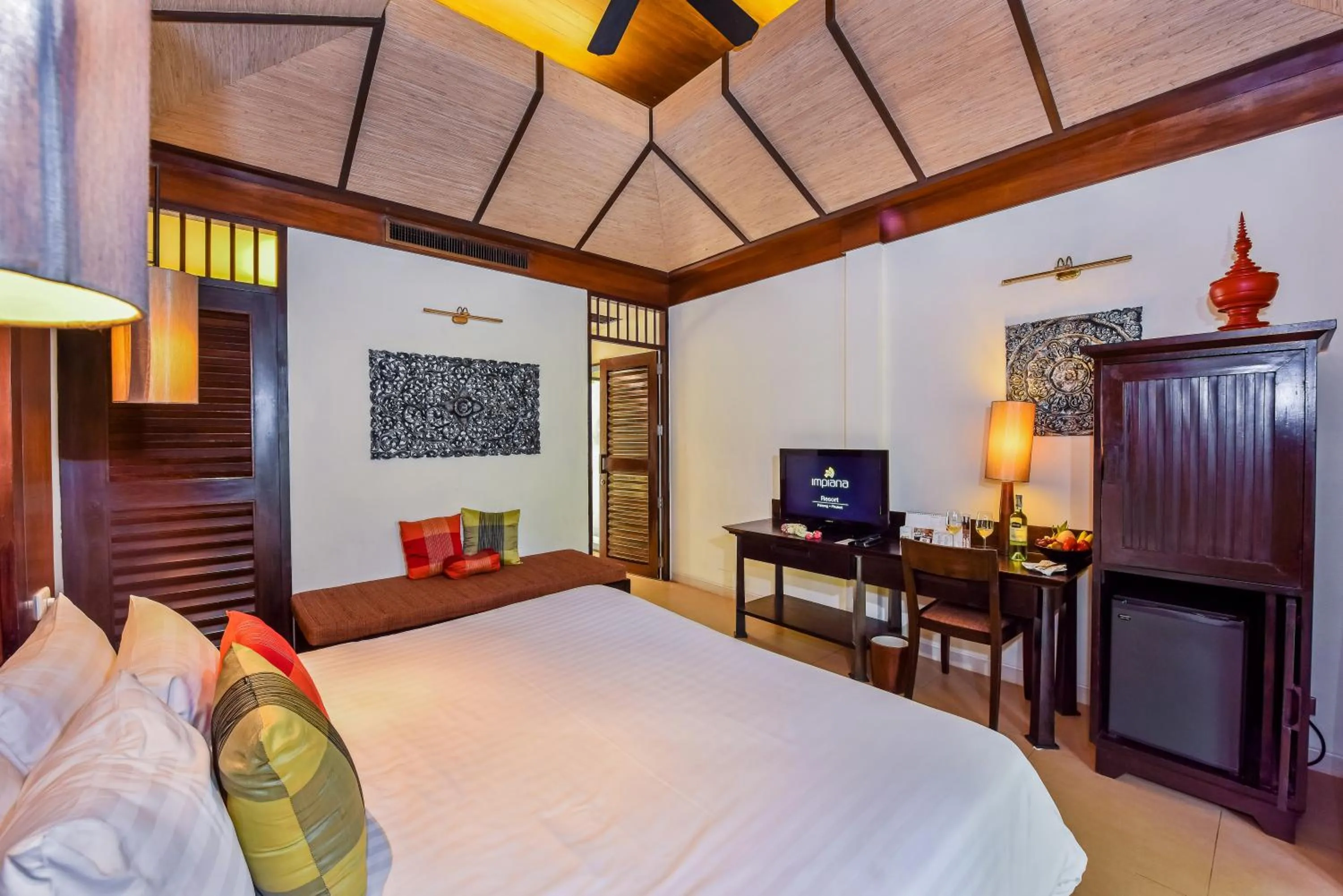 Bedroom, Bed in Impiana Beachfront Resort Patong, Phuket