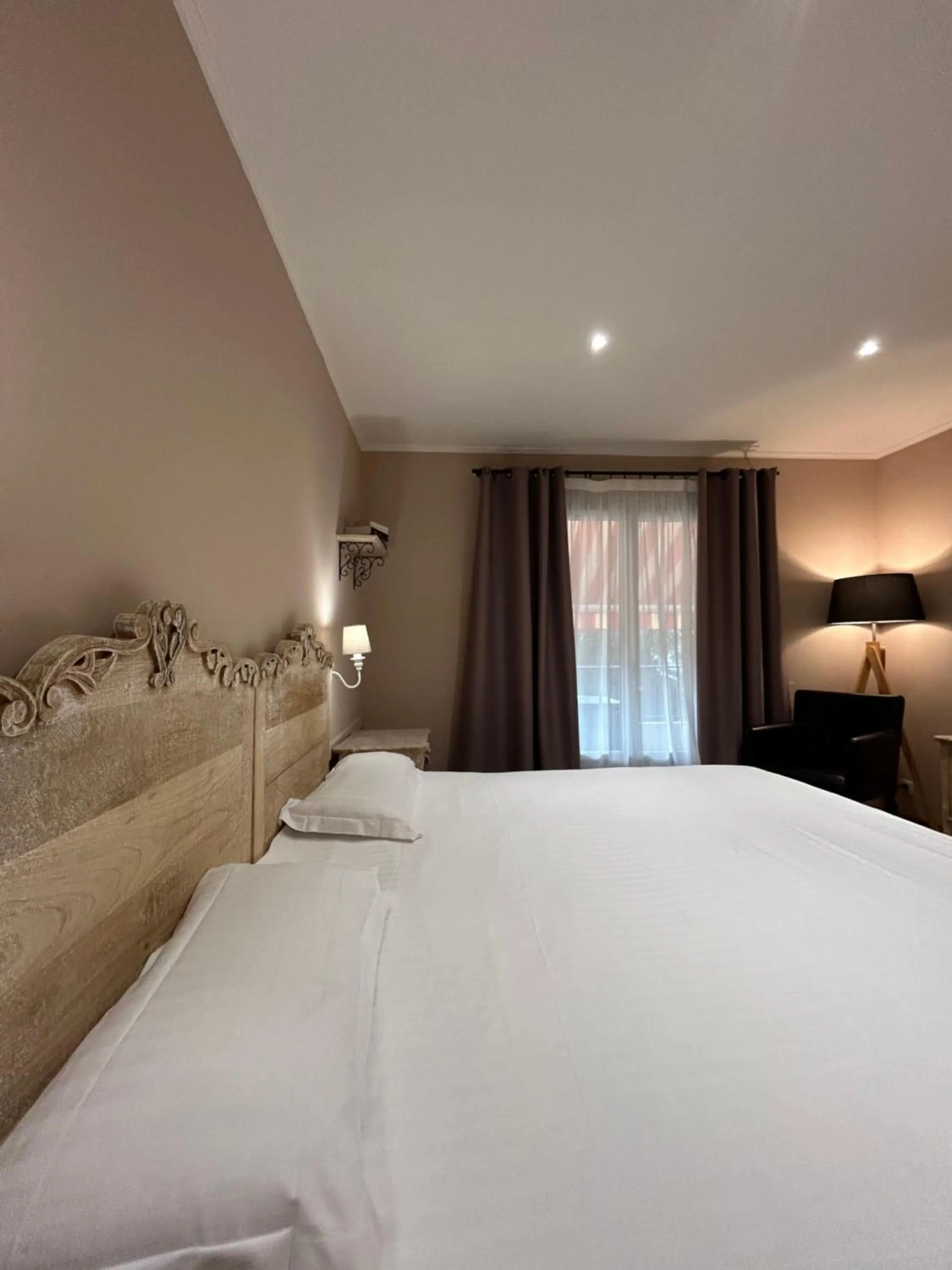 Bedroom, Bed in La Lune De Mougins - Hotel & Spa