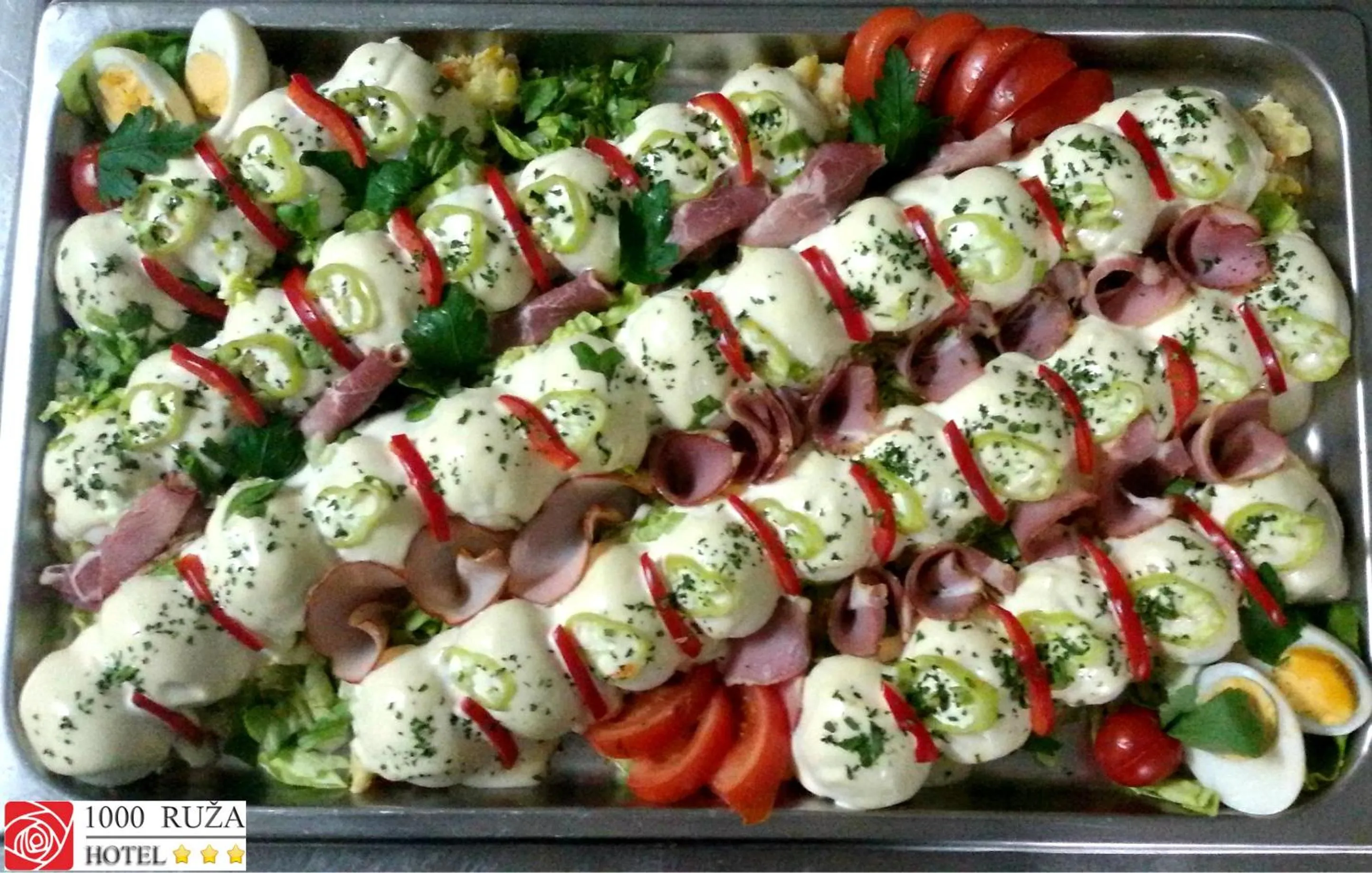 Restaurant/places to eat in Hotel 1000 Ruza