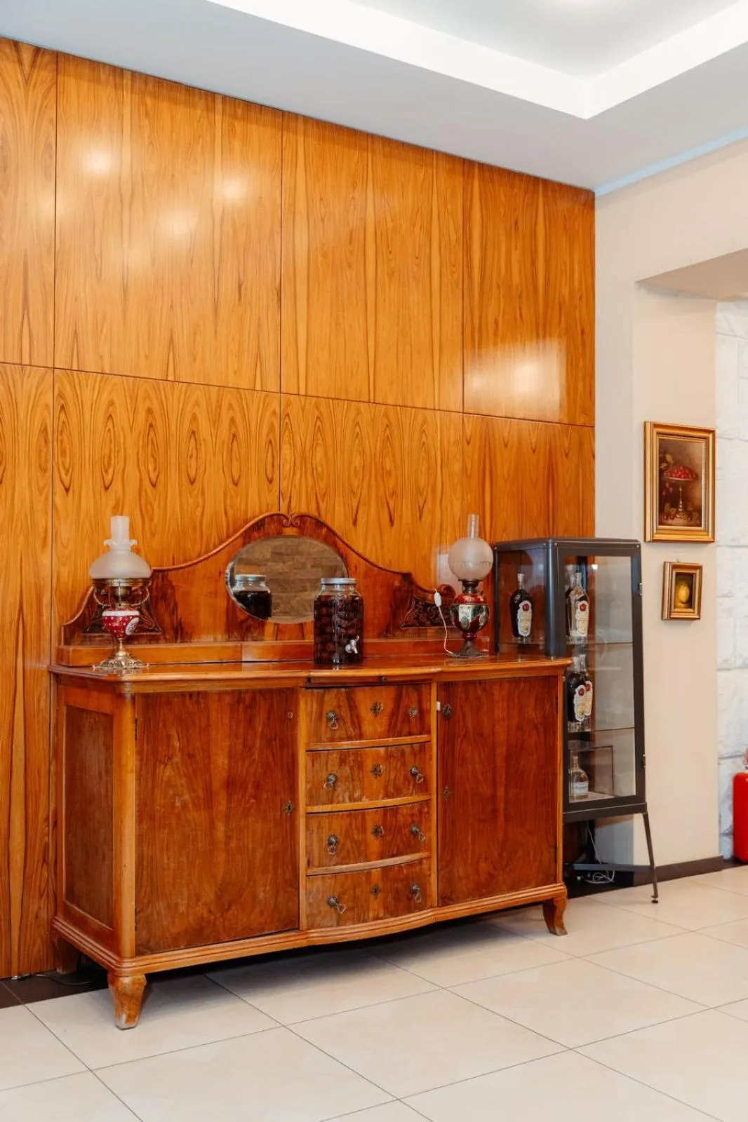 Lobby or reception in Hotel 1000 Ruza