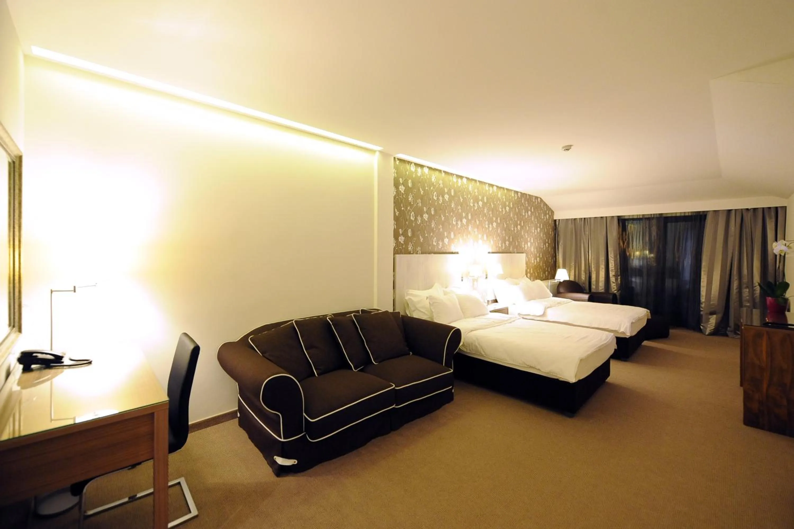 Bedroom, Bed in Hotel 1000 Ruza