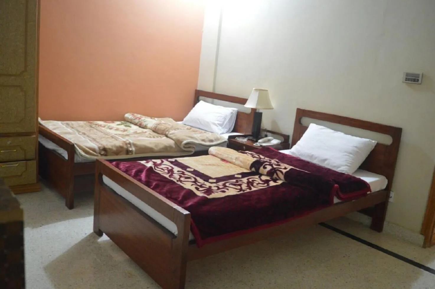 Bed in Muzaffarabad View Motel