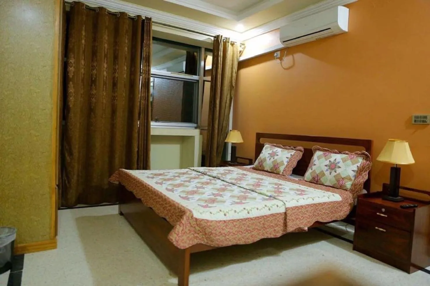 Bed in Muzaffarabad View Motel