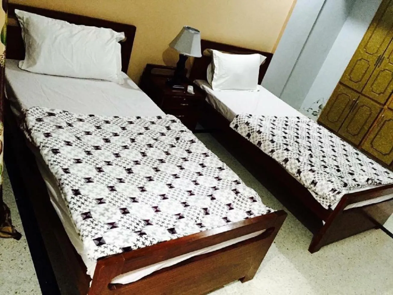 Bed in Muzaffarabad View Motel