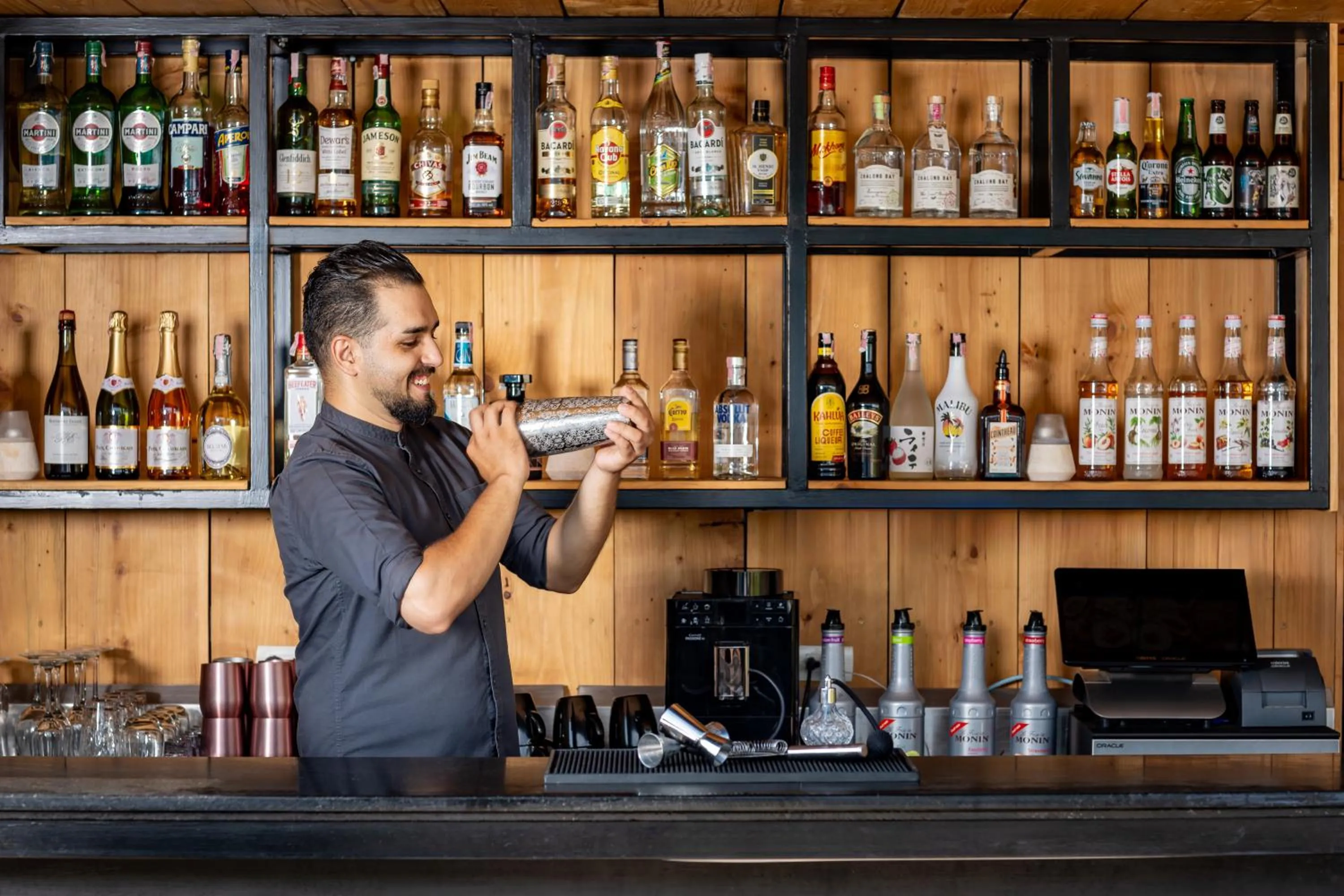 Lounge or bar in M Social Hotel Phuket