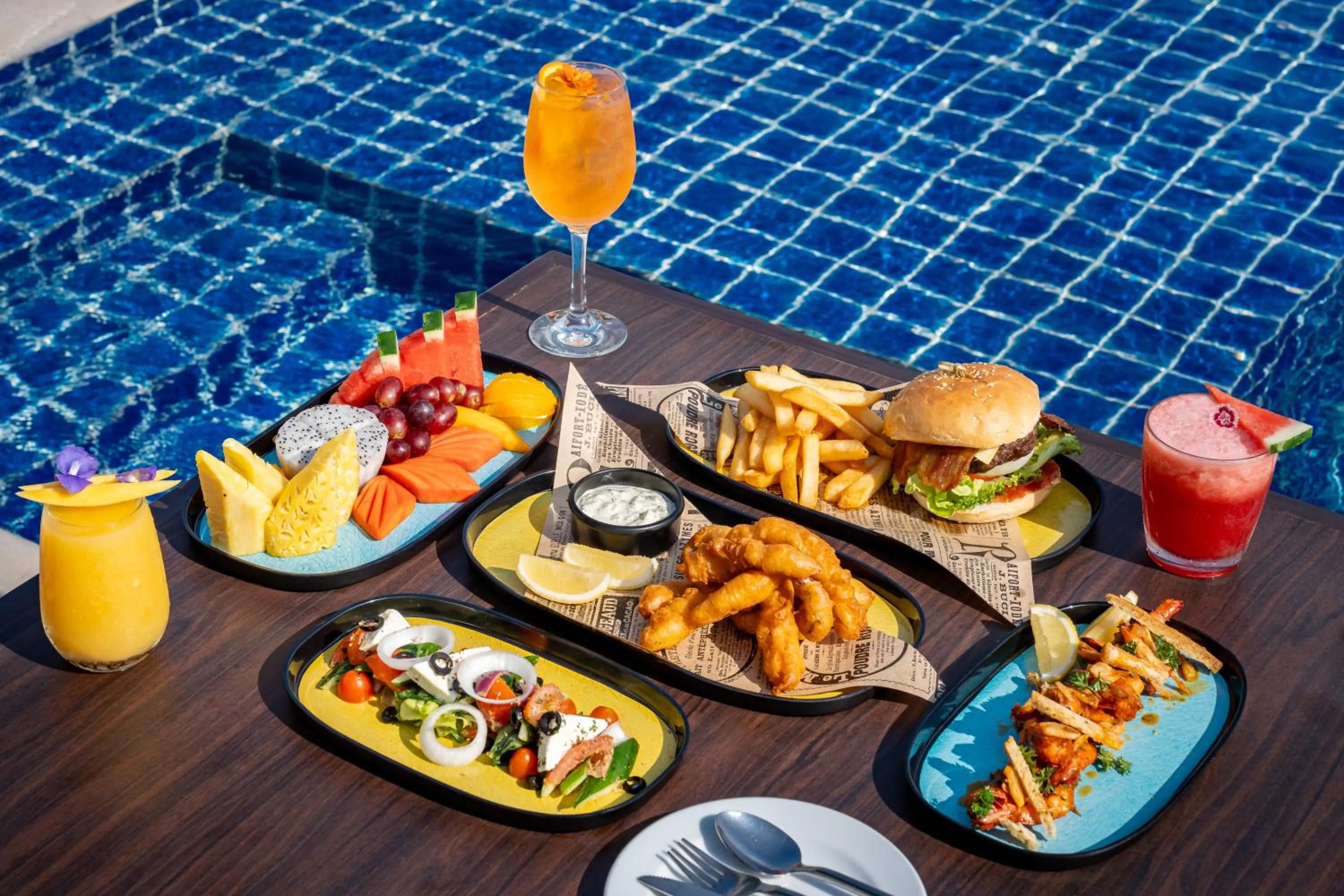 Food and drinks in M Social Hotel Phuket