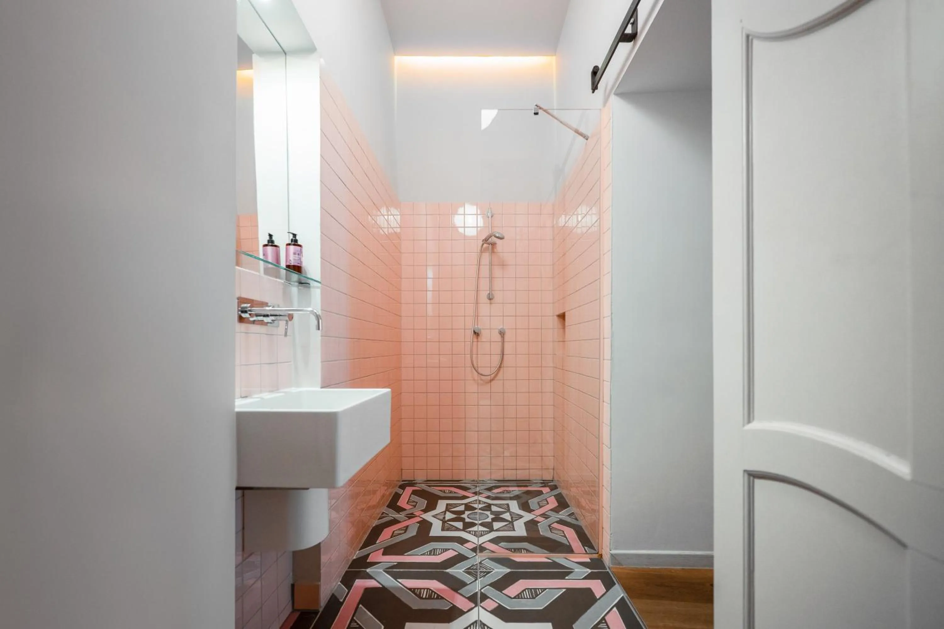 Bathroom in Tromostovje apartments