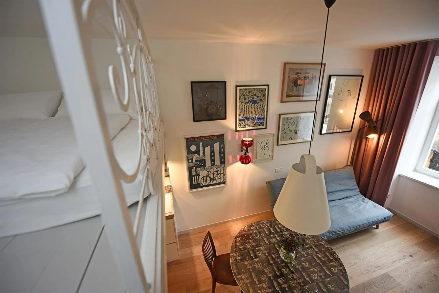 Bed in Tromostovje apartments