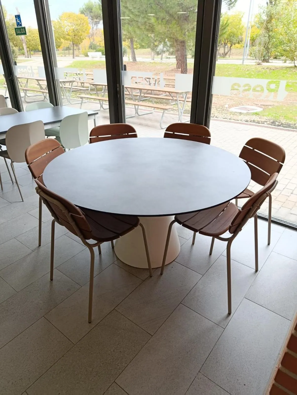 Restaurant/places to eat in Residencia Universitaria Resa Giner de Los Ríos