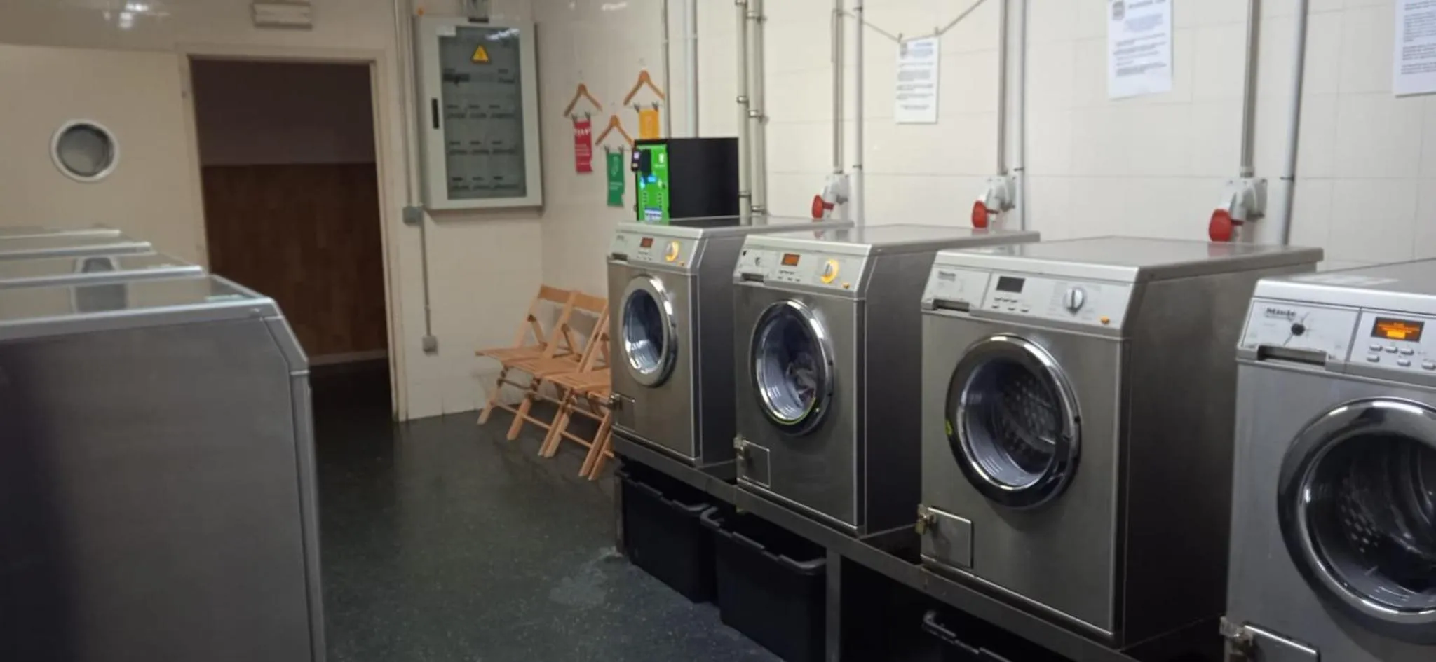 laundry in Residencia Universitaria Resa Giner de Los Ríos