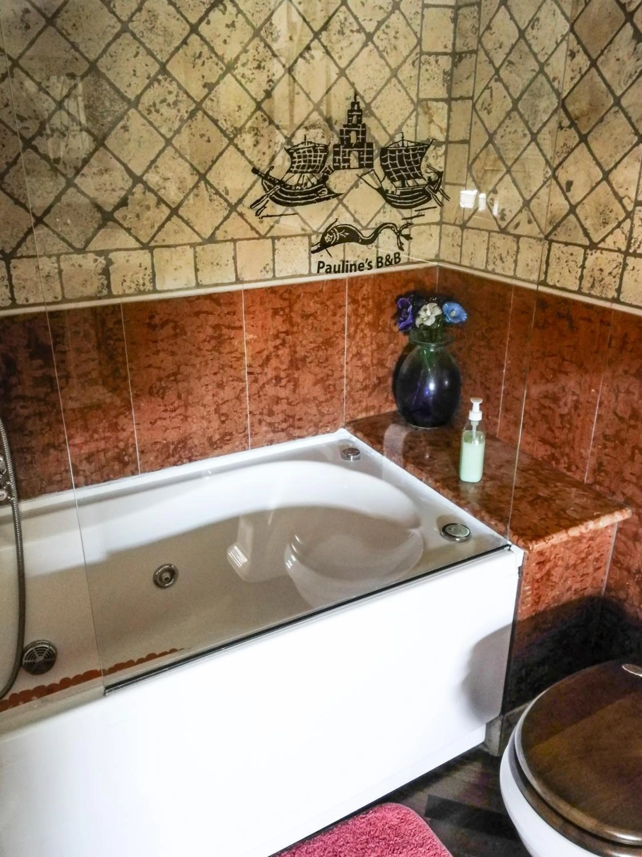 Bathroom in Paoline's suite in villa