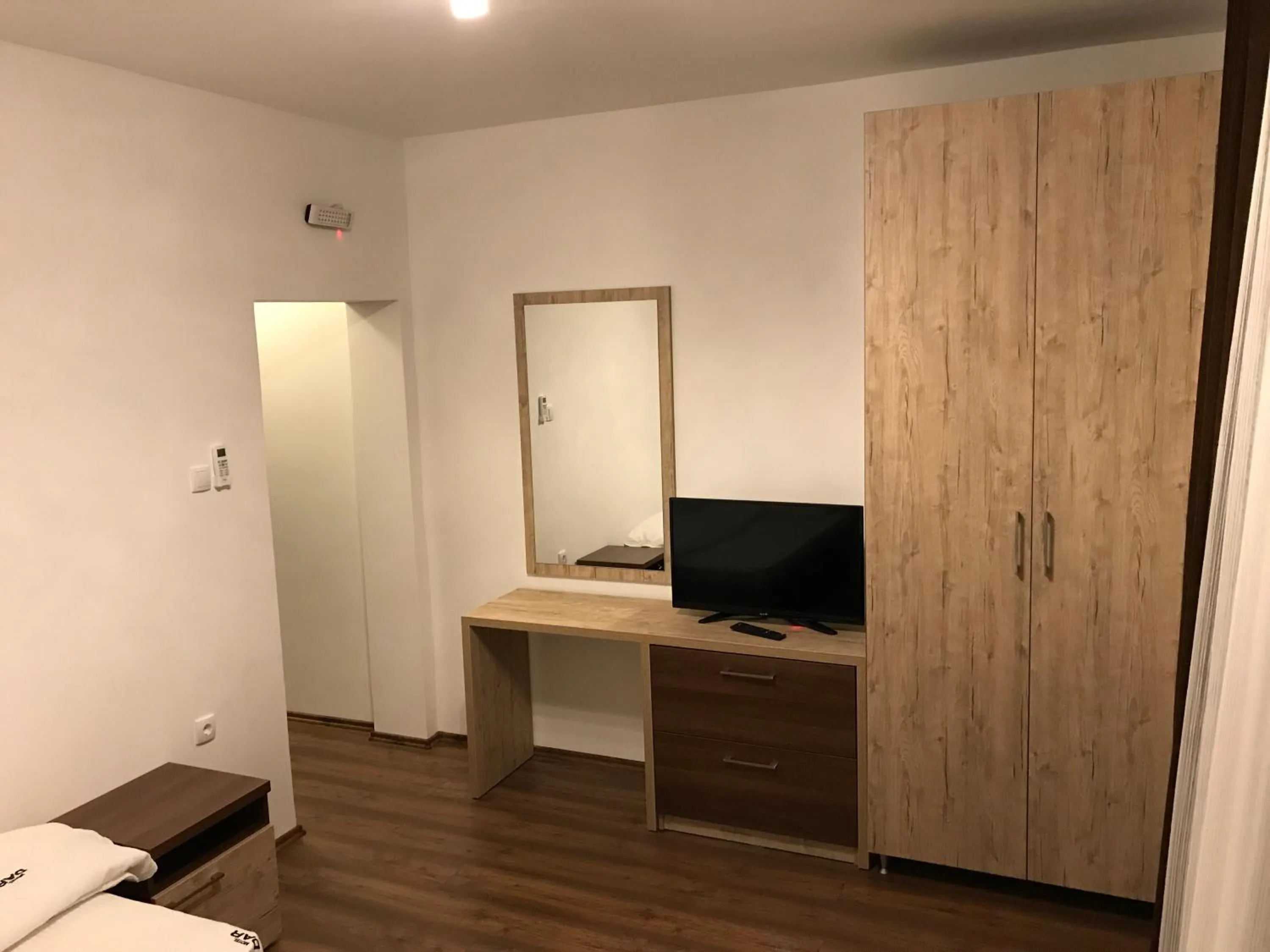 Bed in Motel & Restaurant Dar