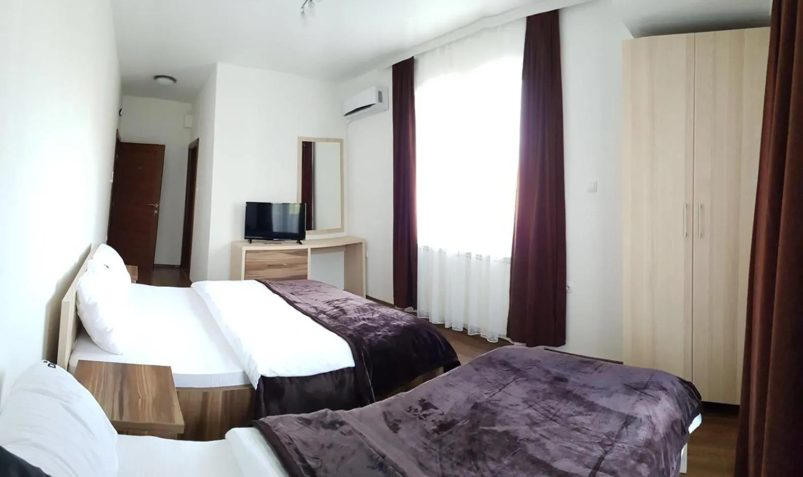 Bed in Motel & Restaurant Dar