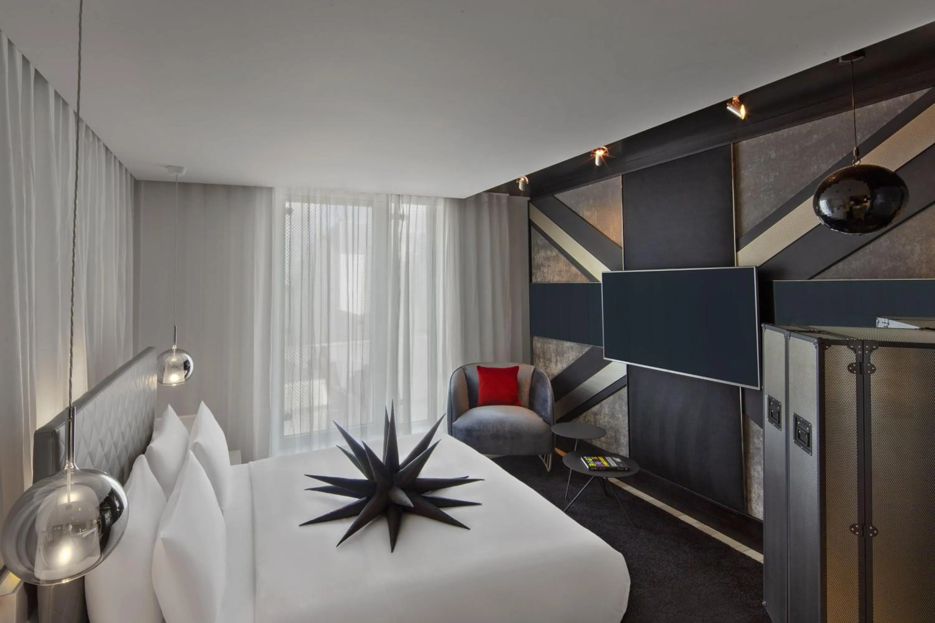 Photo of the whole room in W London