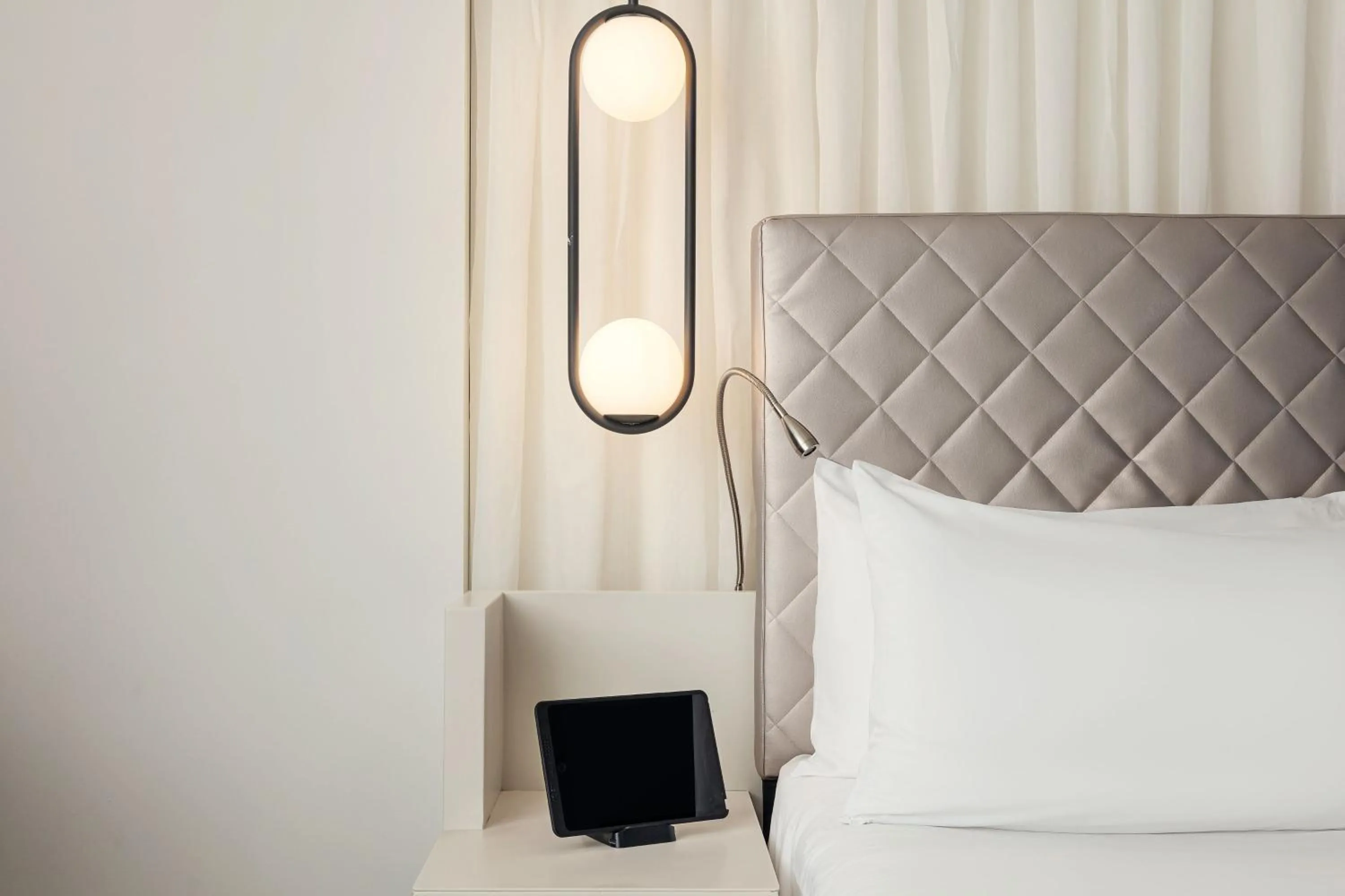 Photo of the whole room, Bed in W London