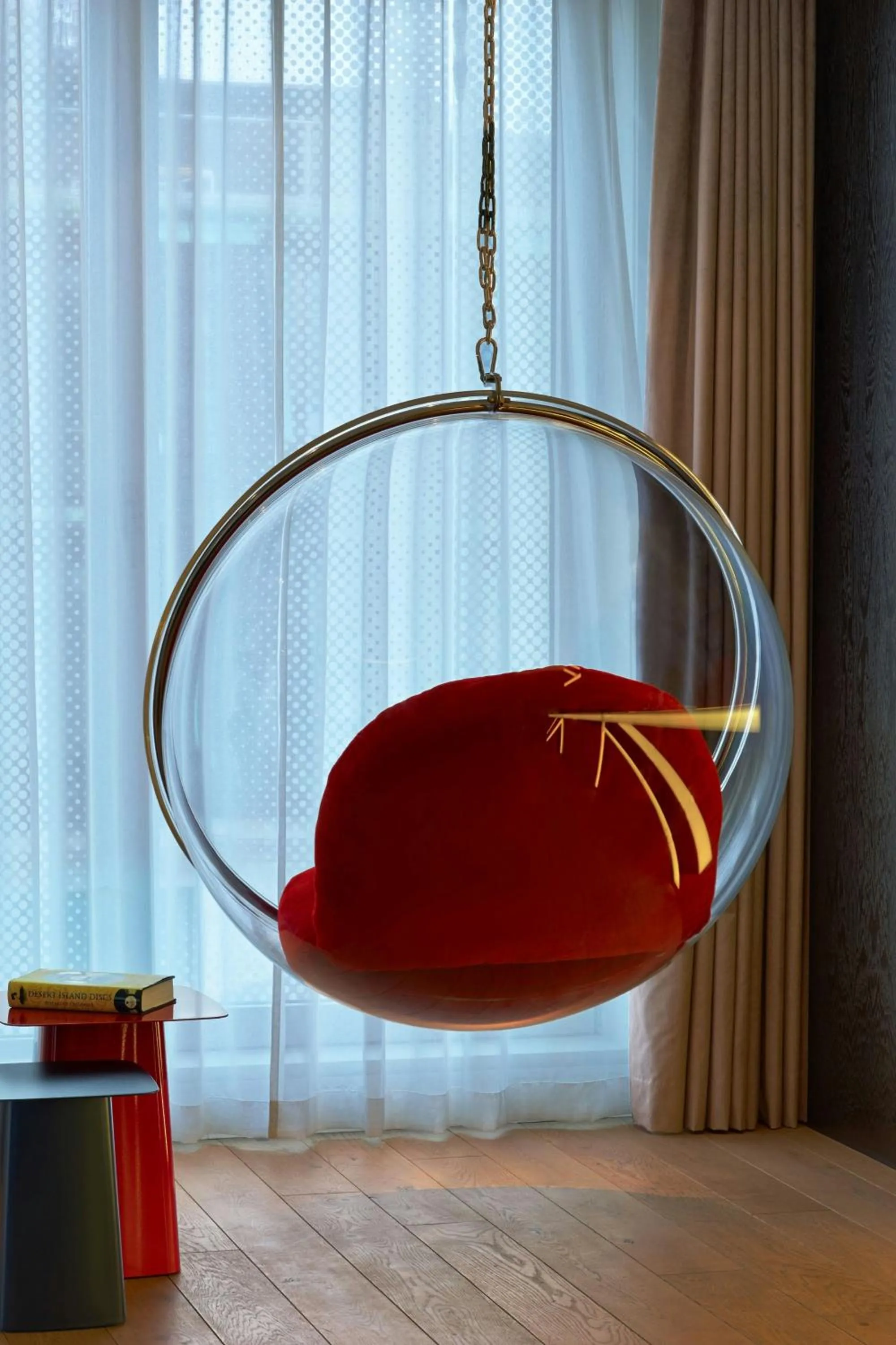 Photo of the whole room in W London