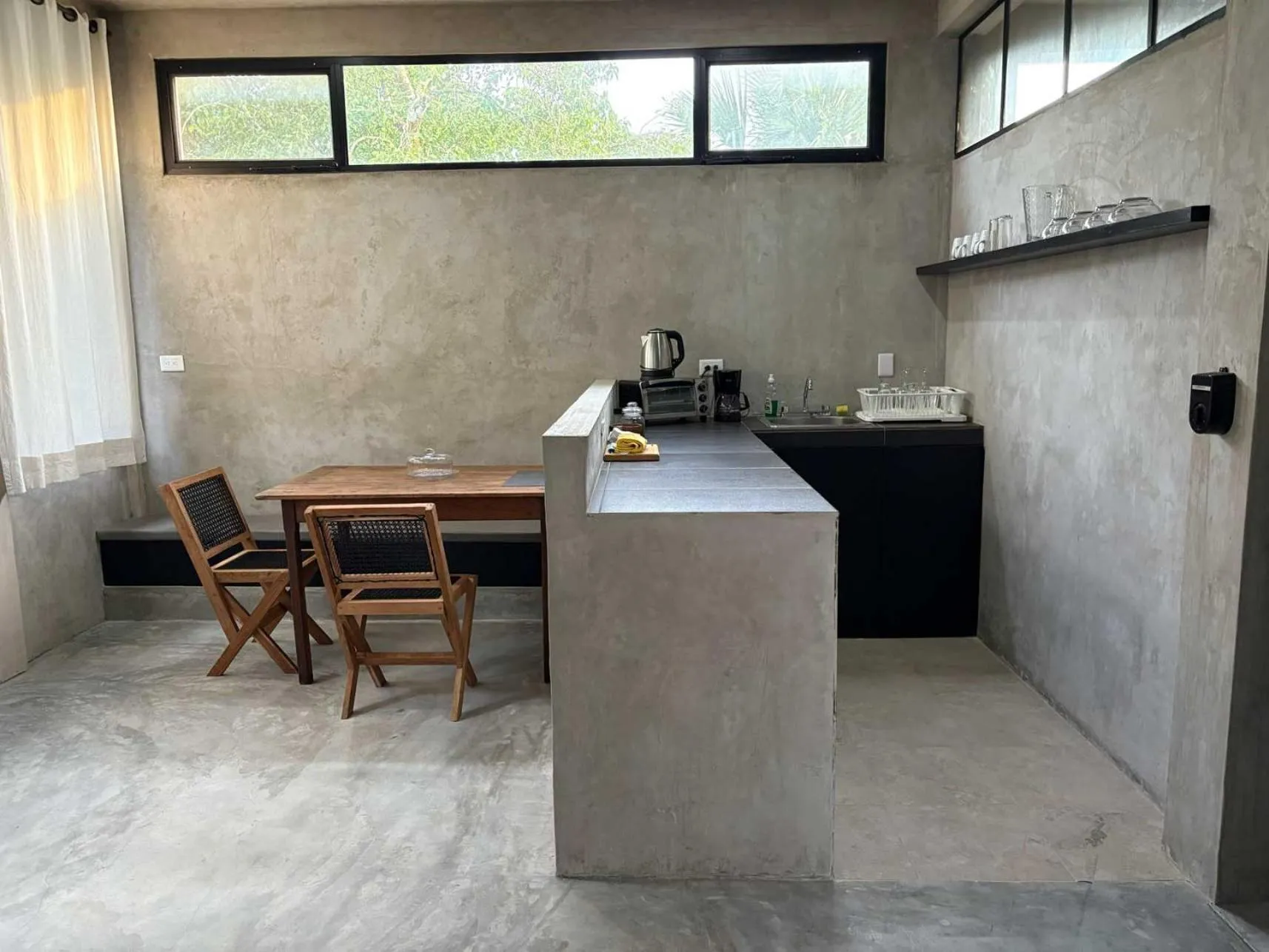 Coffee/tea facilities in La Flor Casa Boutique