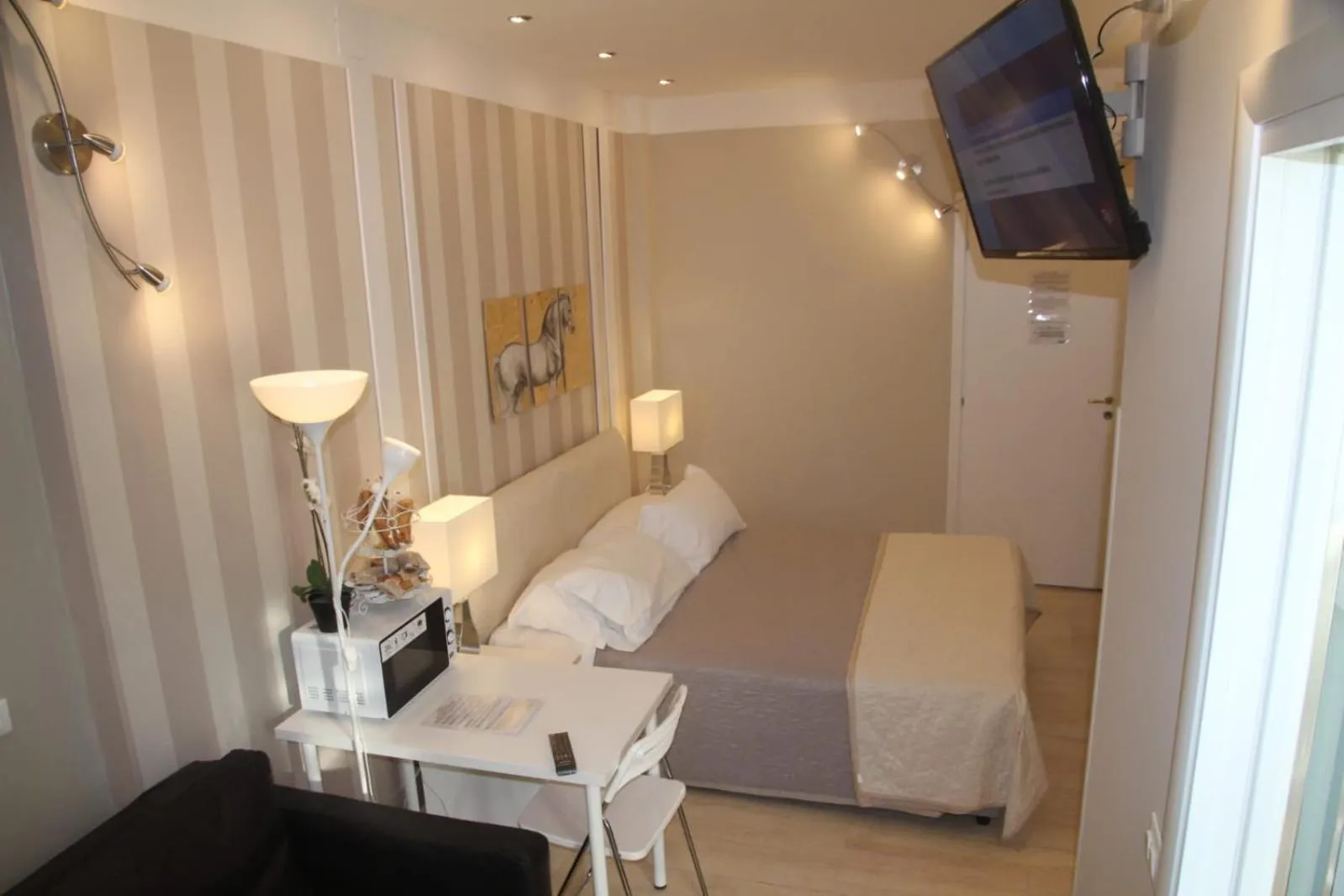 Bedroom, Bed in B&B Pescara Centro Luxury Suite