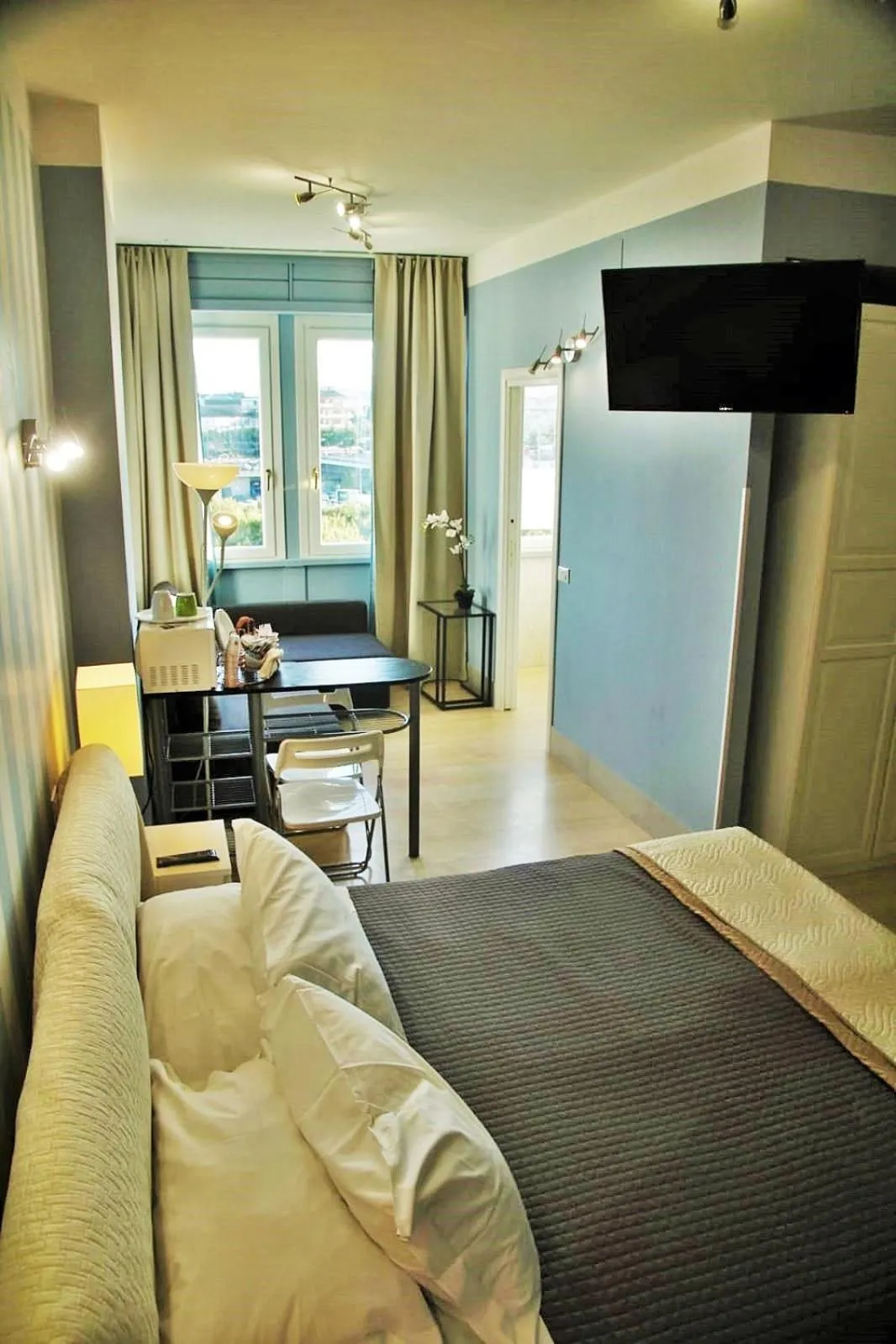 Photo of the whole room, Bed in B&B Pescara Centro Luxury Suite