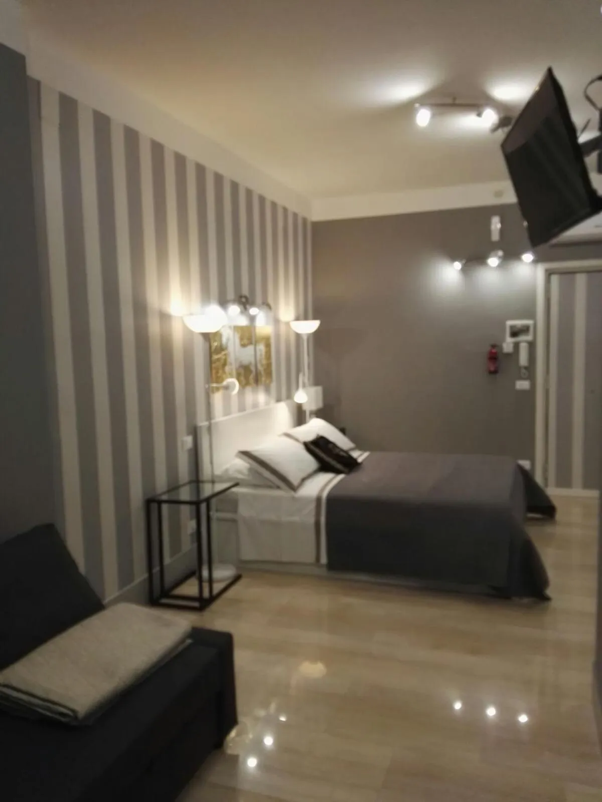 Photo of the whole room, Bed in B&B Pescara Centro Luxury Suite