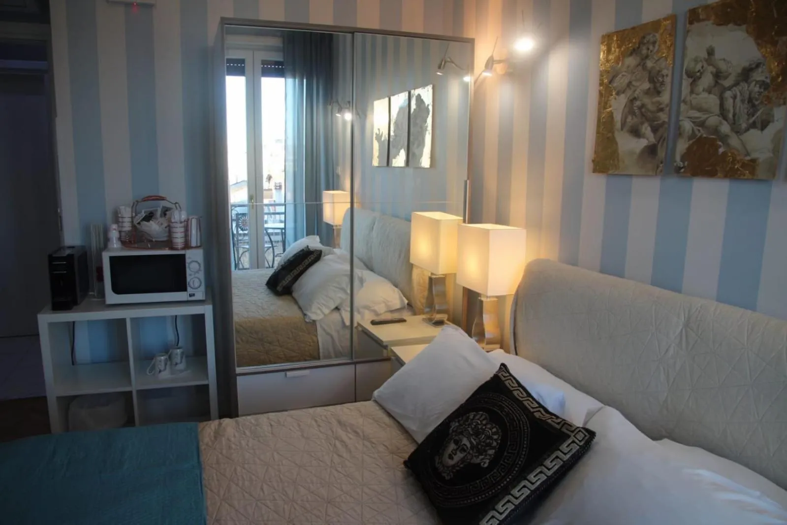 Photo of the whole room, Bed in B&B Pescara Centro Luxury Suite