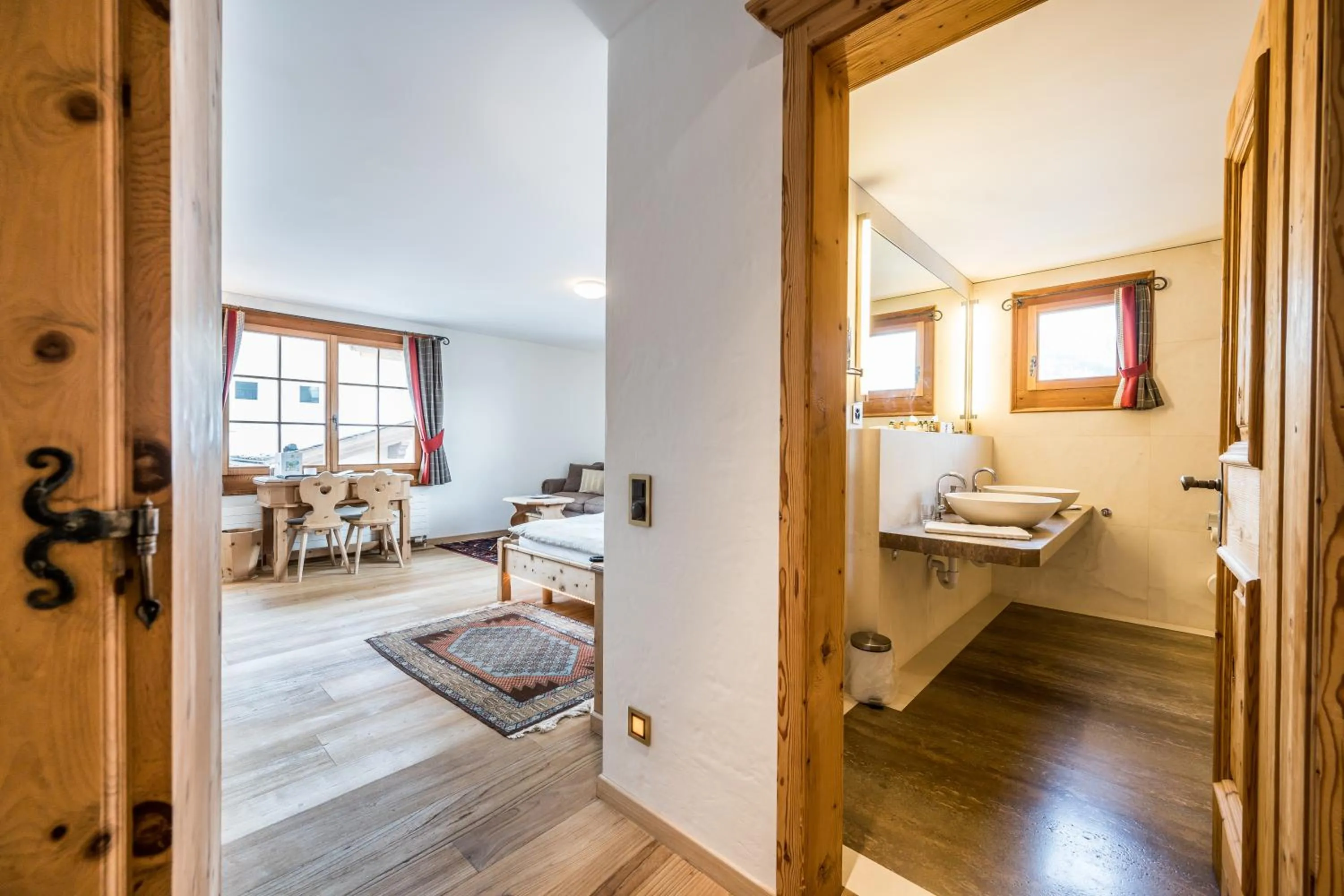 Bathroom, Bed in Hotel Bellavista