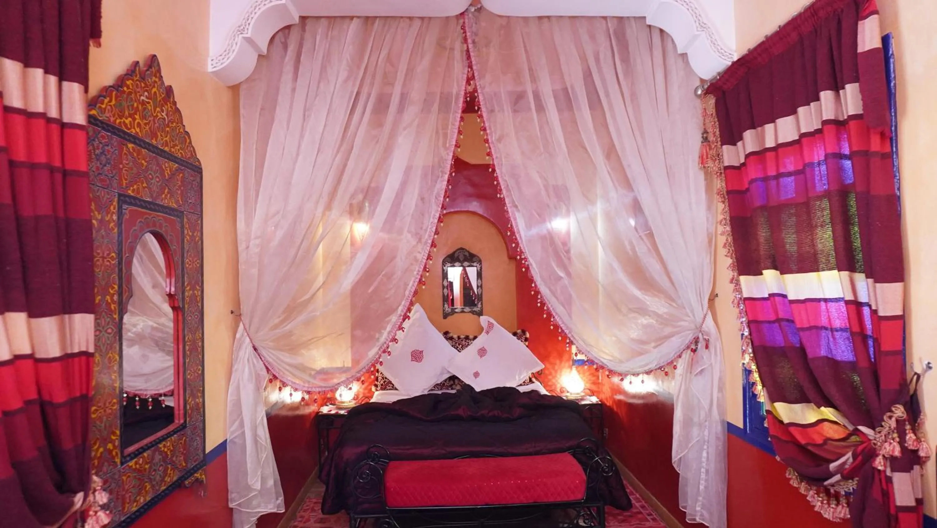 Bed in Riad bleu du Sud
