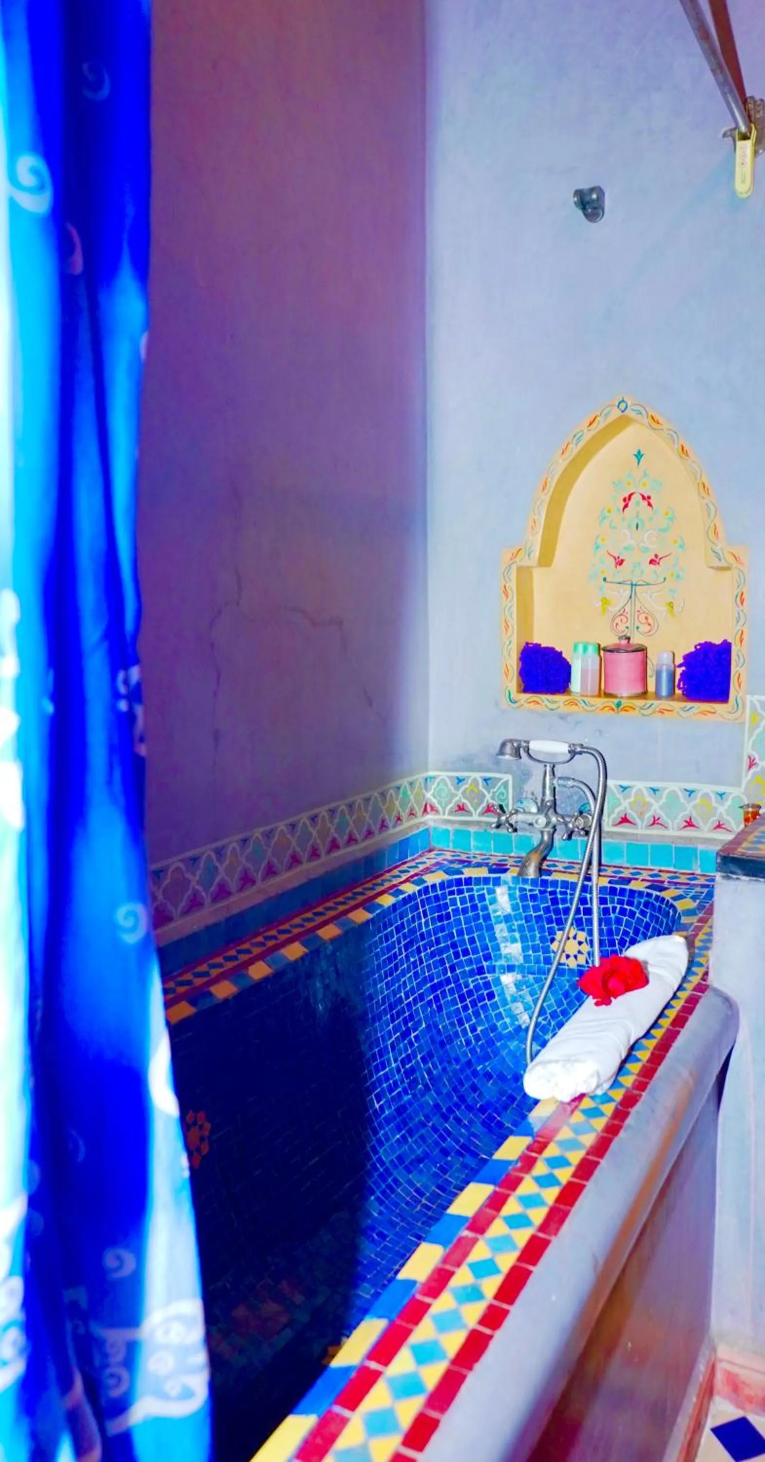 Shower in Riad bleu du Sud